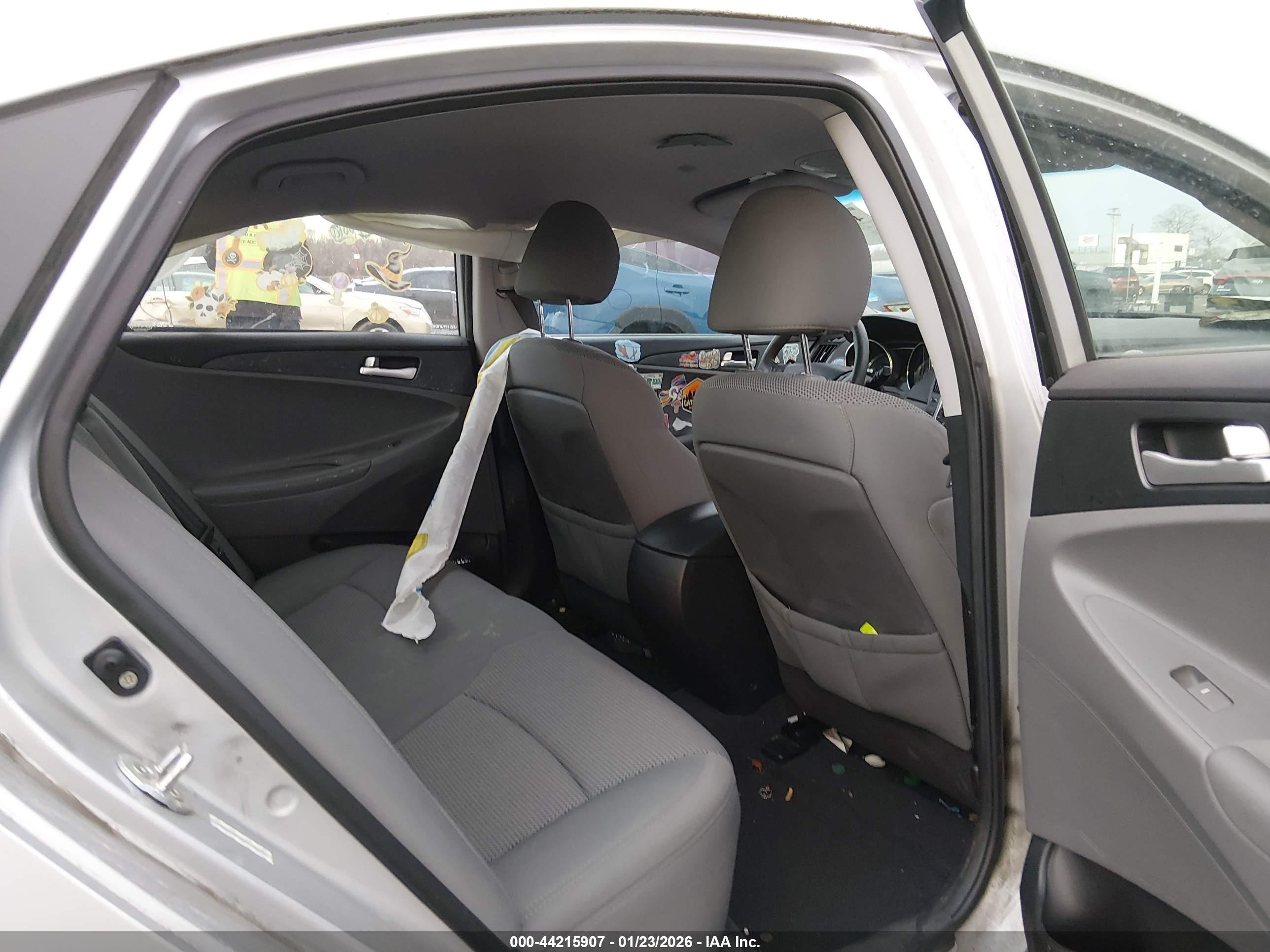 HYUNDAI SONATA image 8