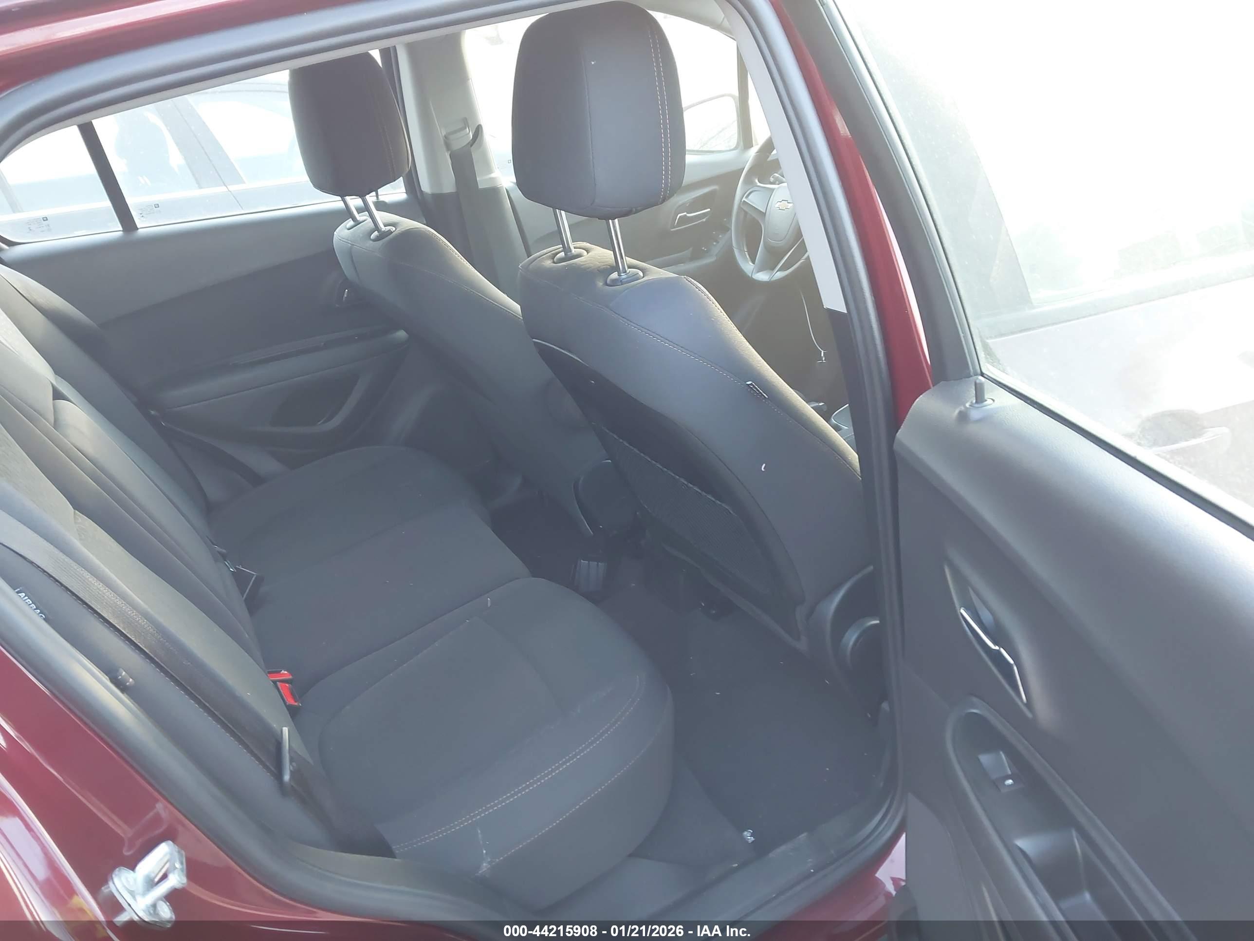 CHEVROLET TRAX image 8