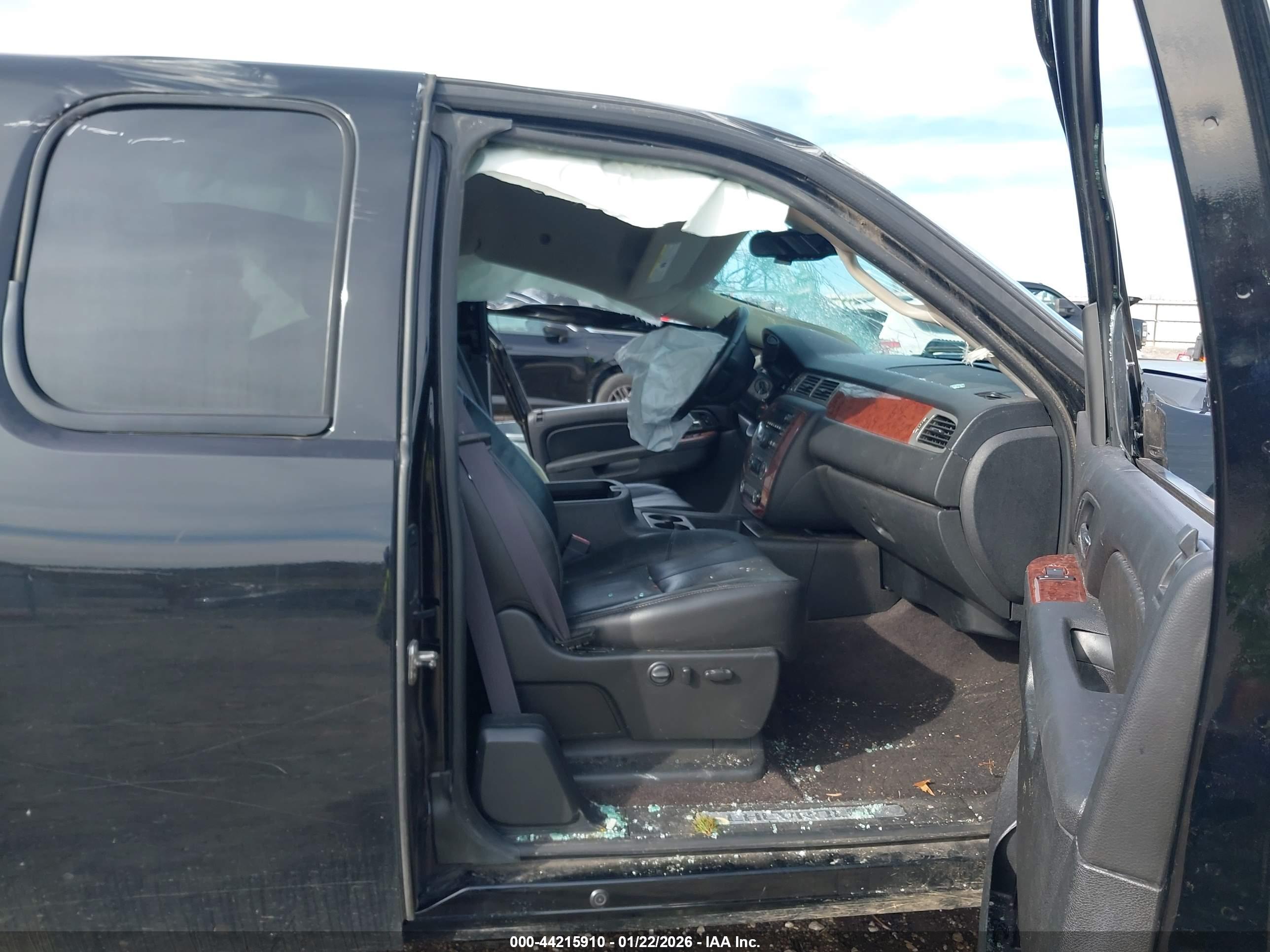 CHEVROLET SILVERADO image 5