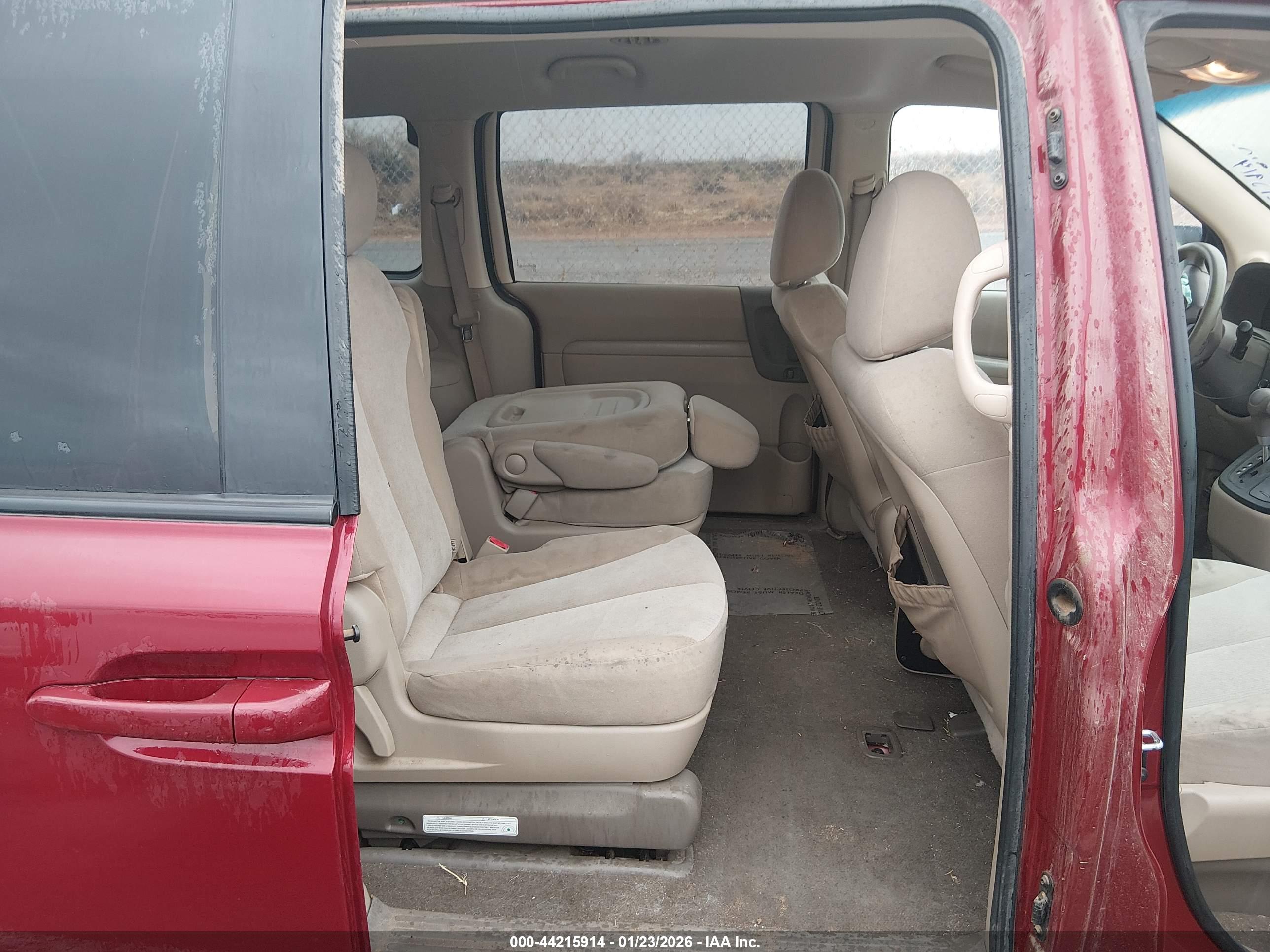 KIA SEDONA image 8