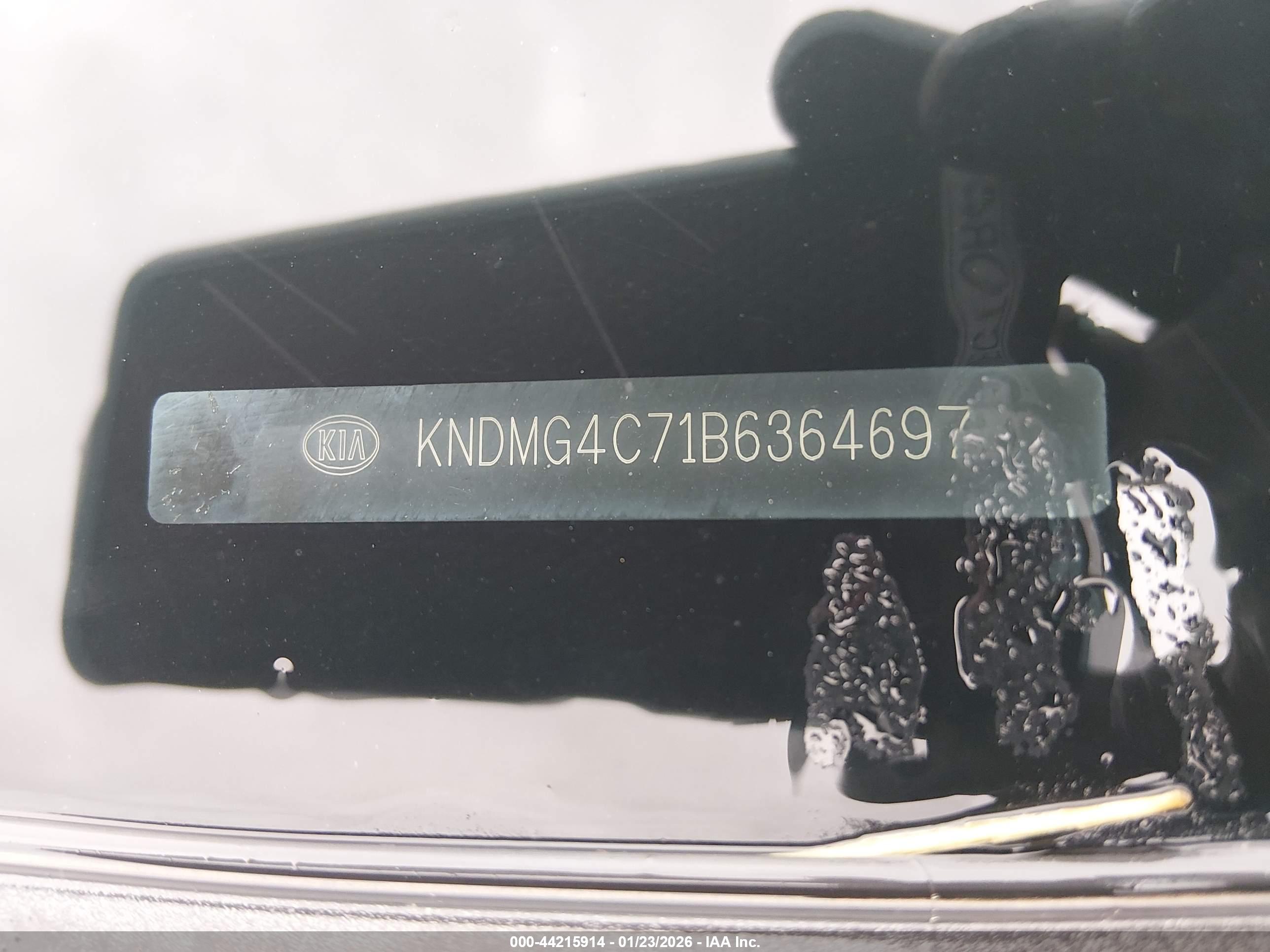 KIA SEDONA image 9