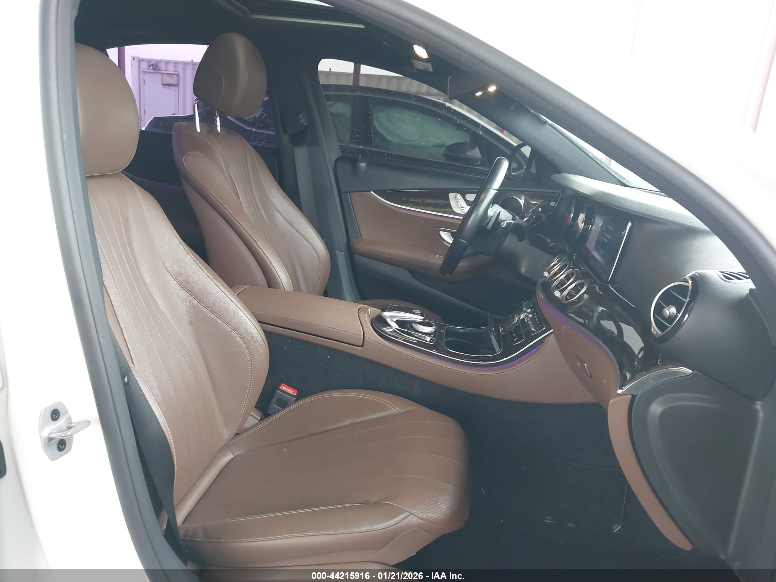MERCEDES-BENZ E image 5