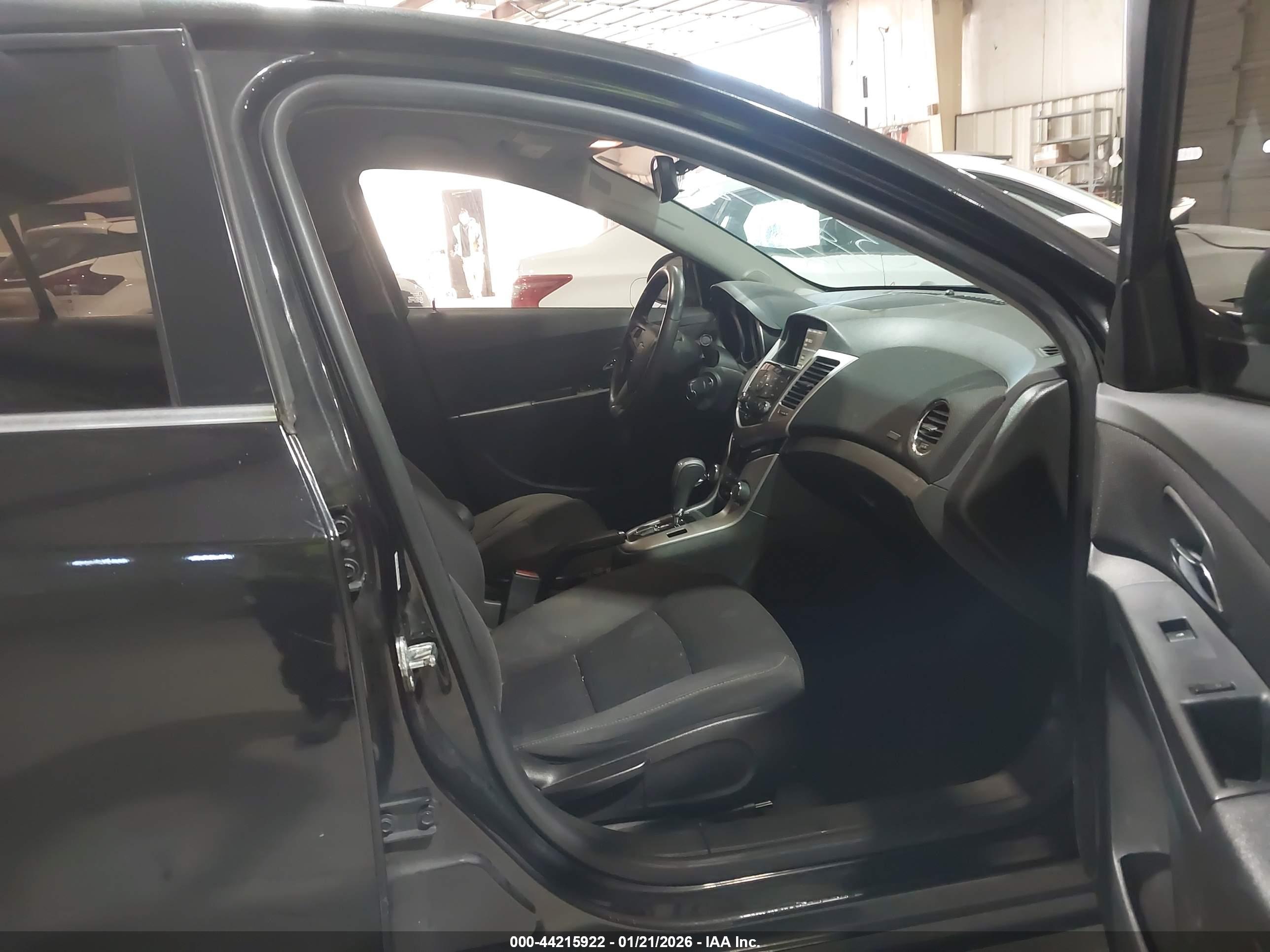 CHEVROLET CRUZE image 5