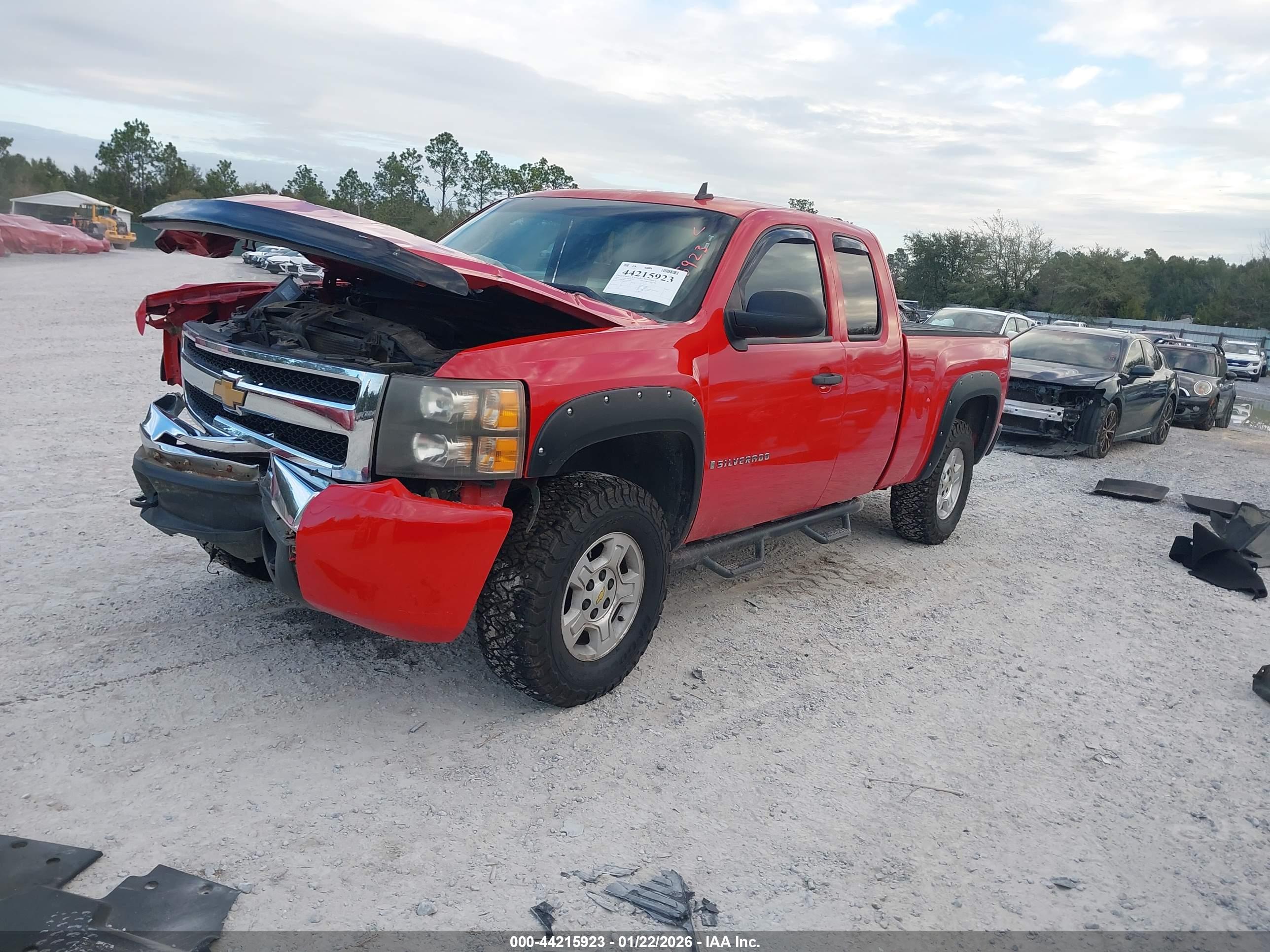 CHEVROLET SILVERADO image 2