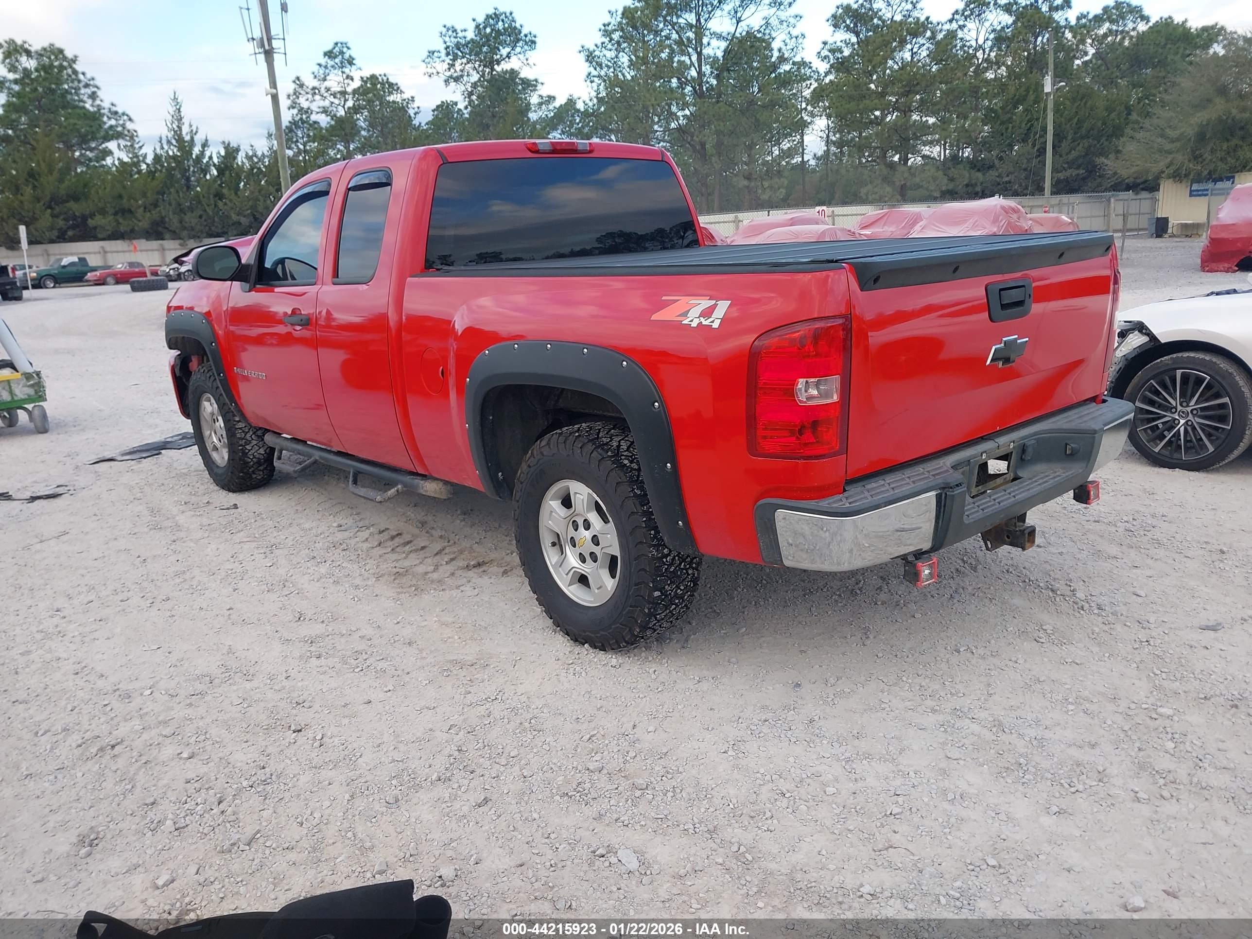 CHEVROLET SILVERADO image 3