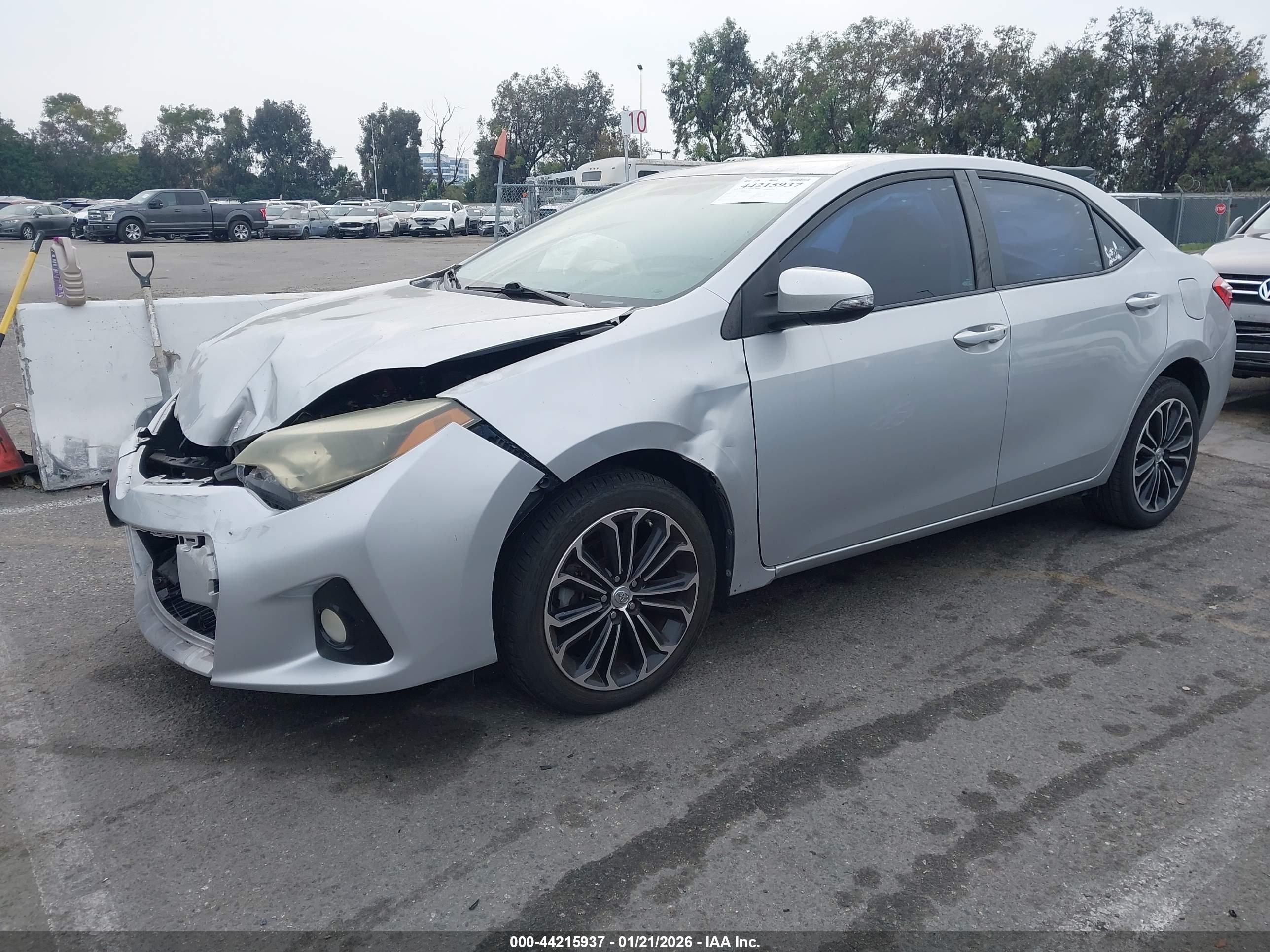 TOYOTA COROLLA image 2
