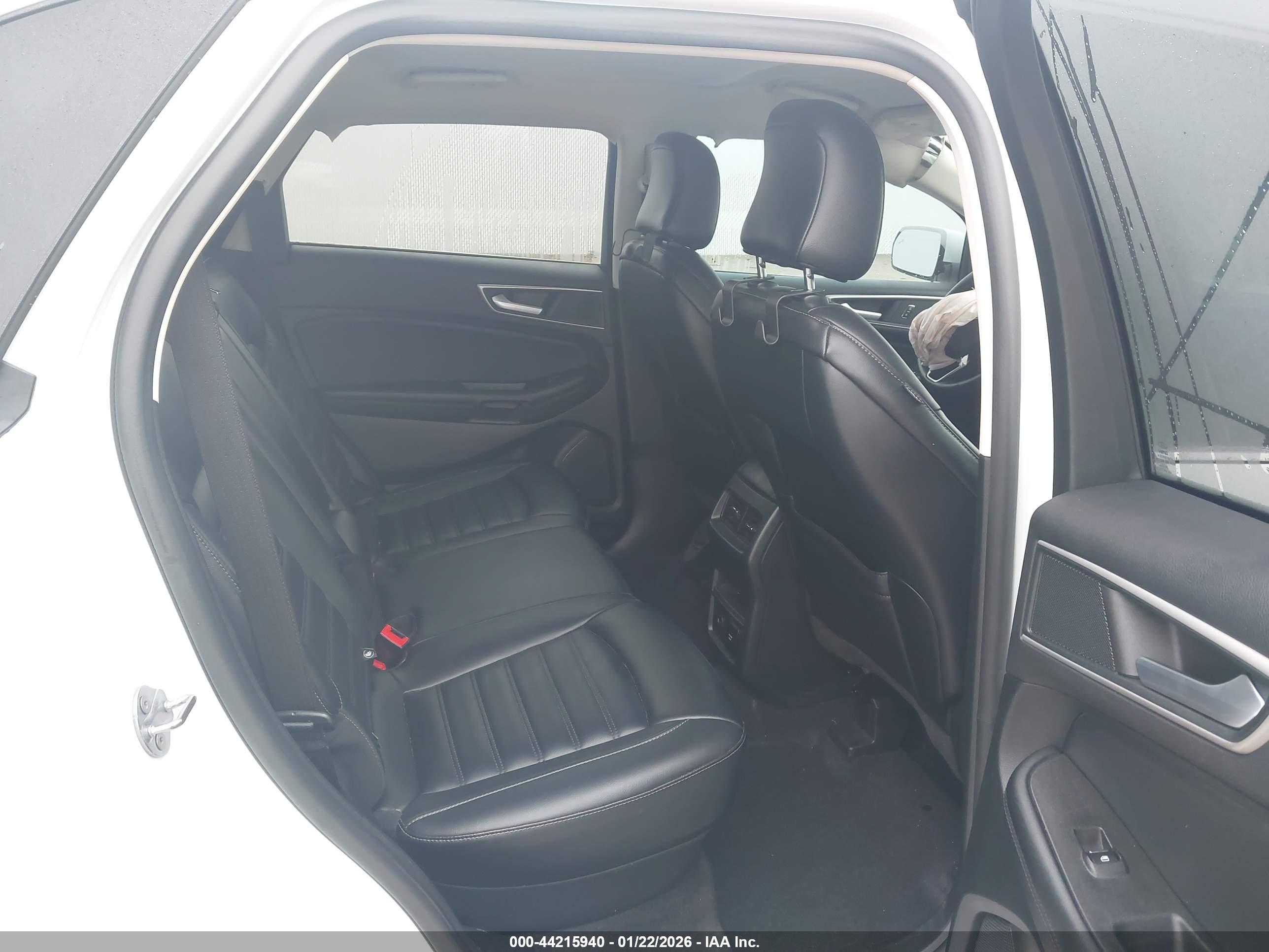 FORD EDGE image 8