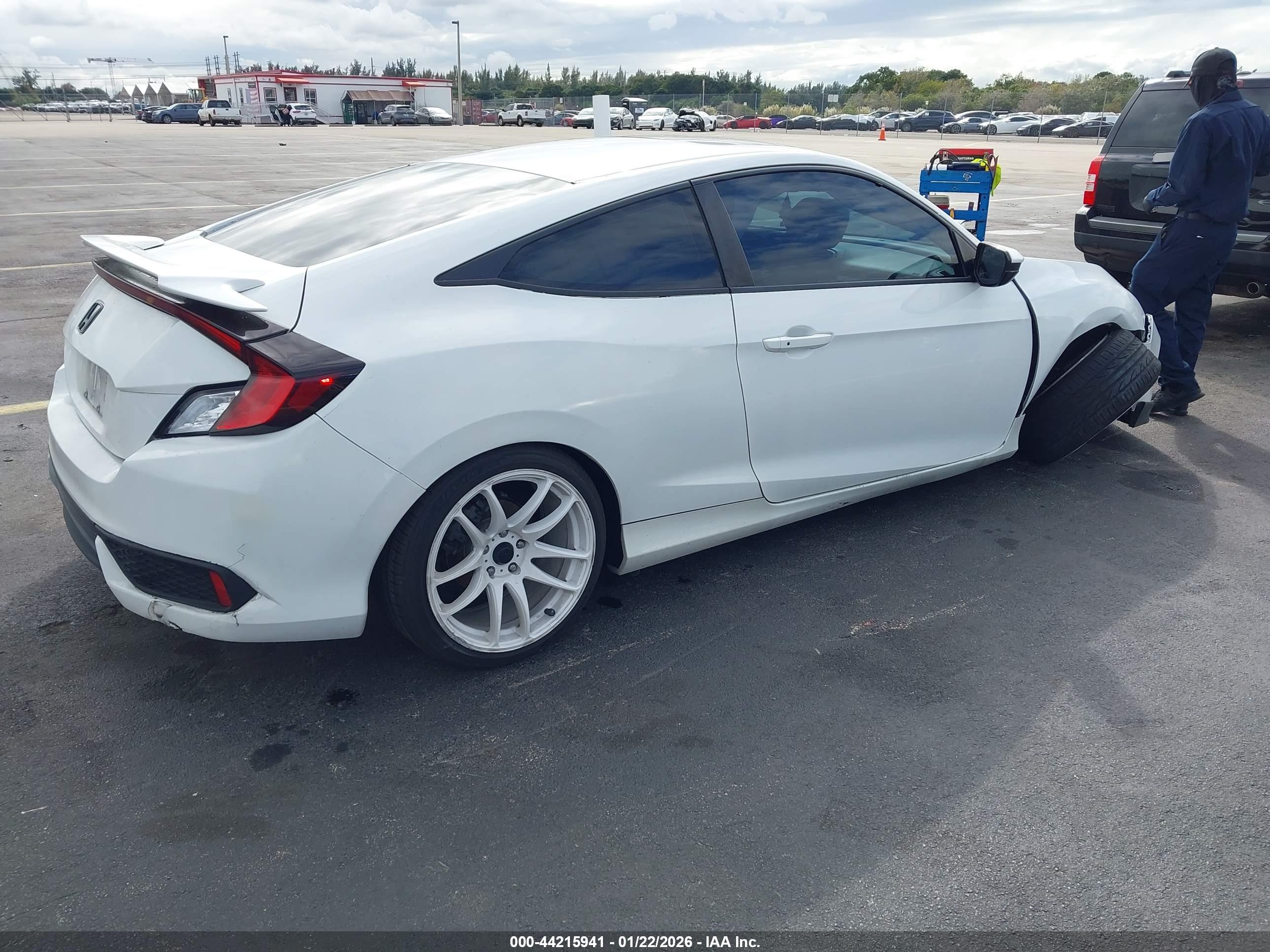 HONDA CIVIC image 4