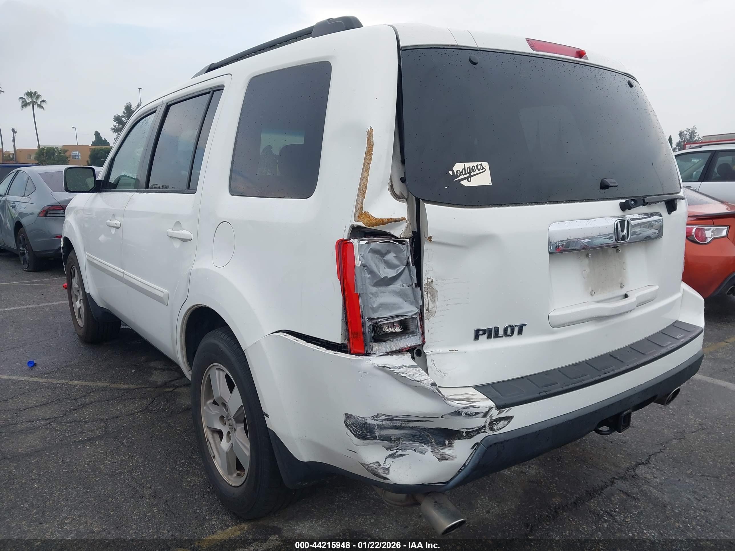 HONDA PILOT image 3