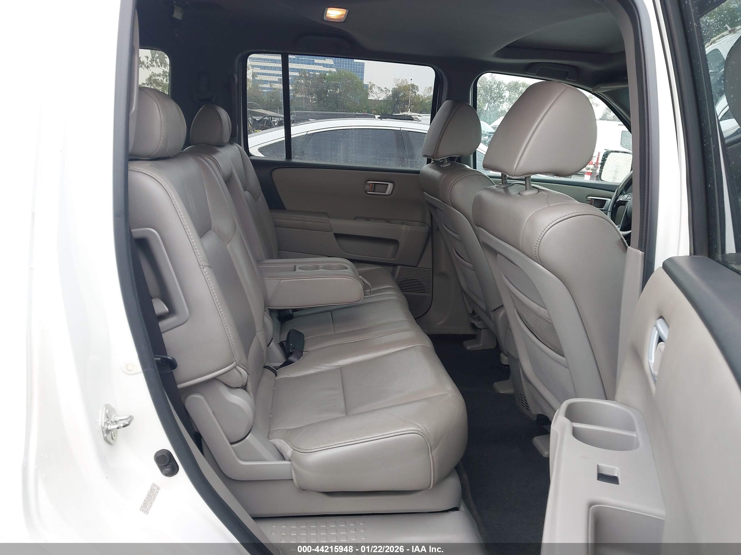 HONDA PILOT image 8