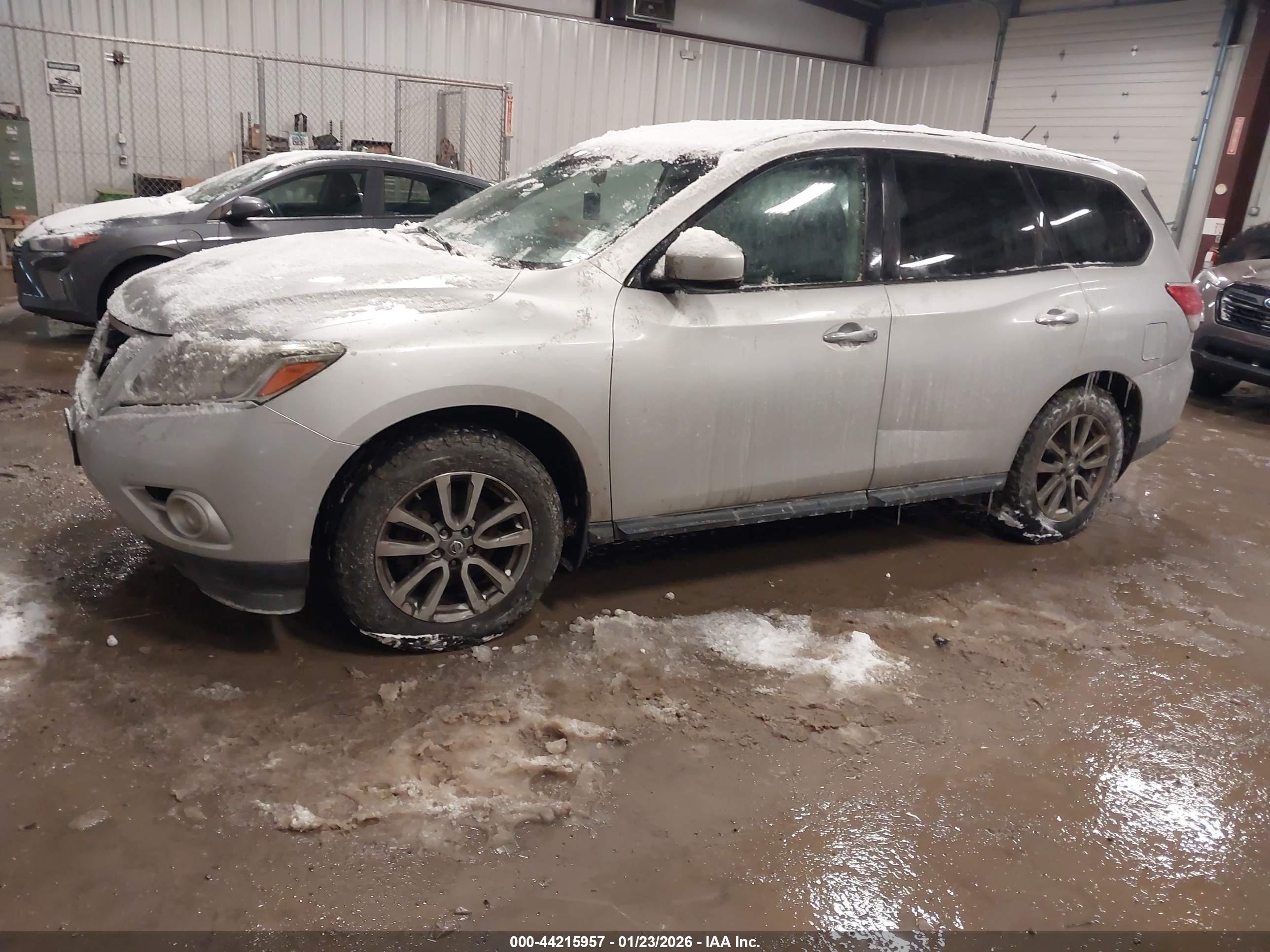 NISSAN PATHFINDER image 2