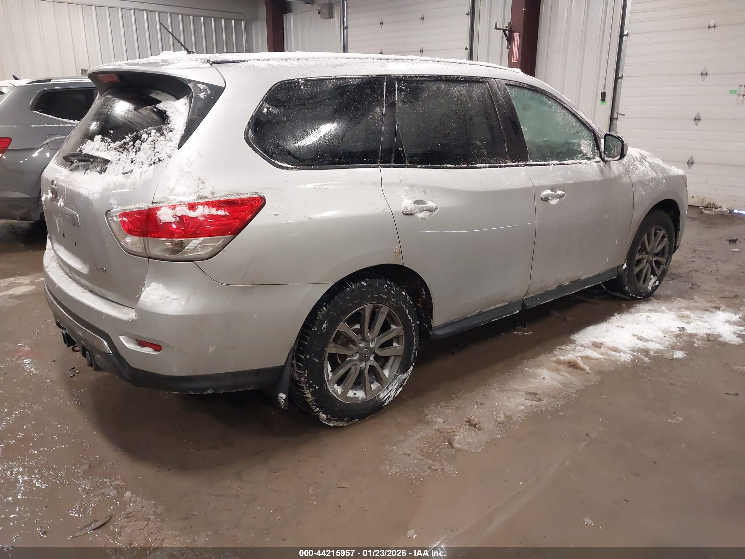 NISSAN PATHFINDER image 4