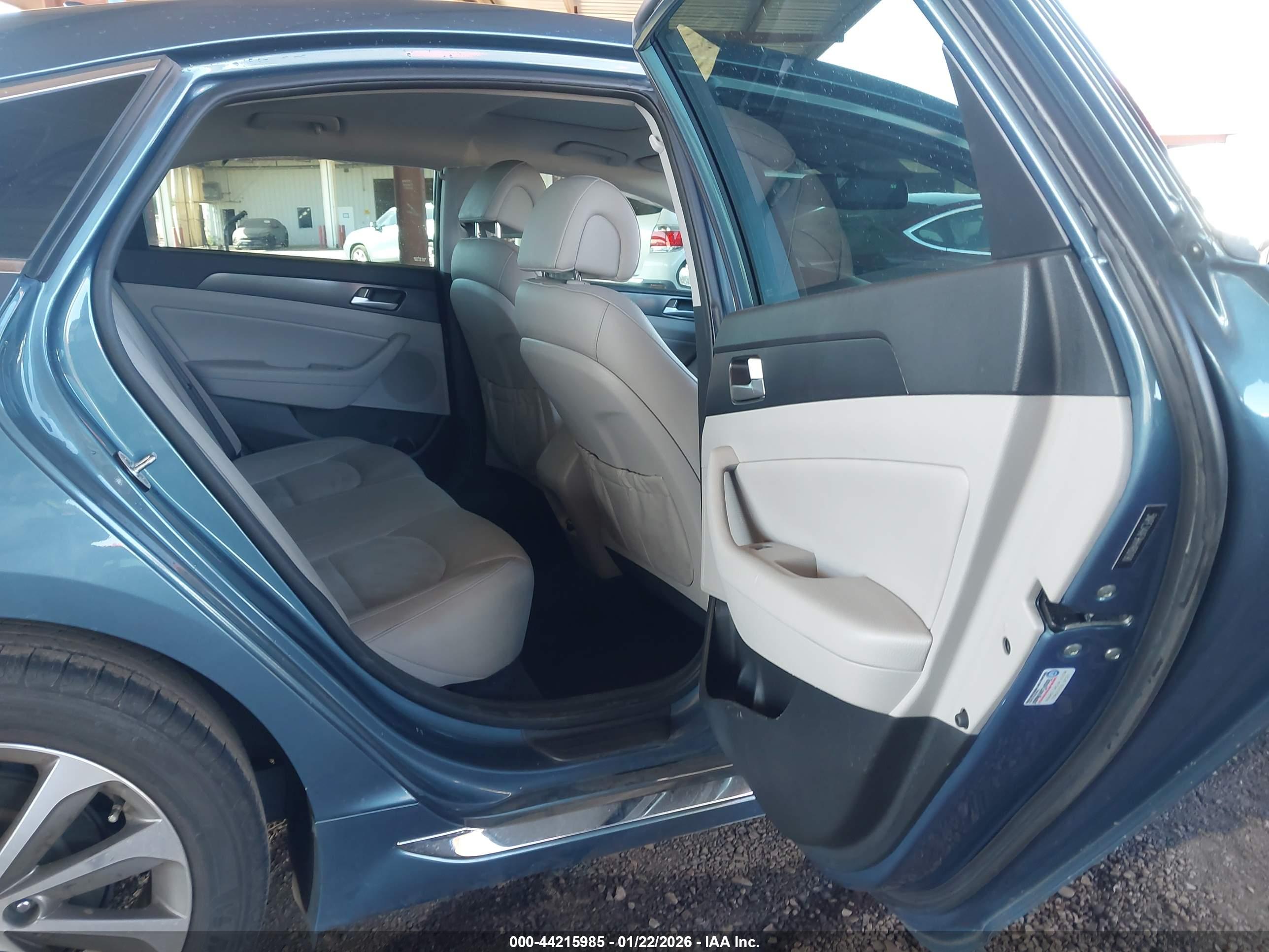 HYUNDAI SONATA image 8