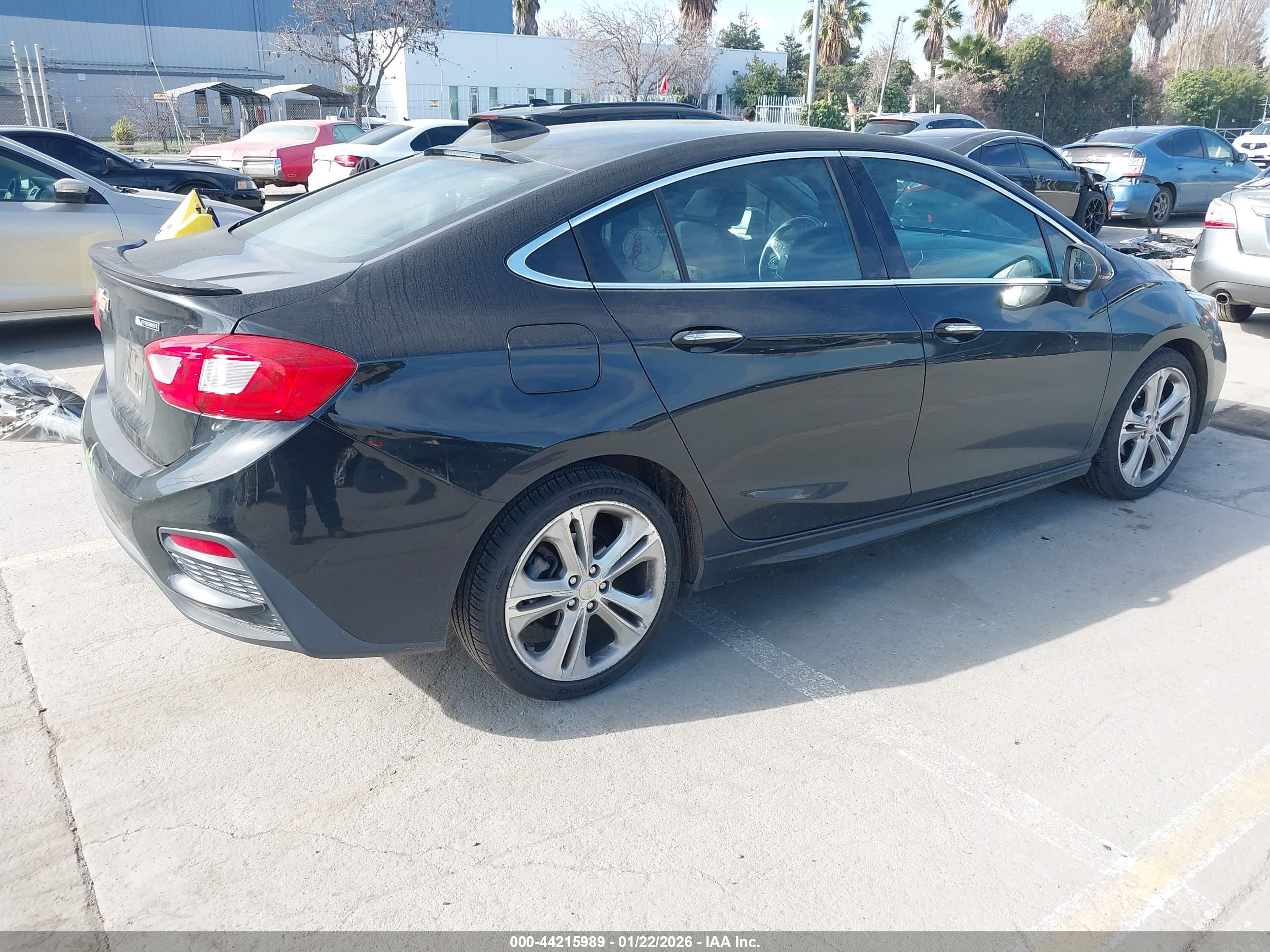 CHEVROLET CRUZE image 4