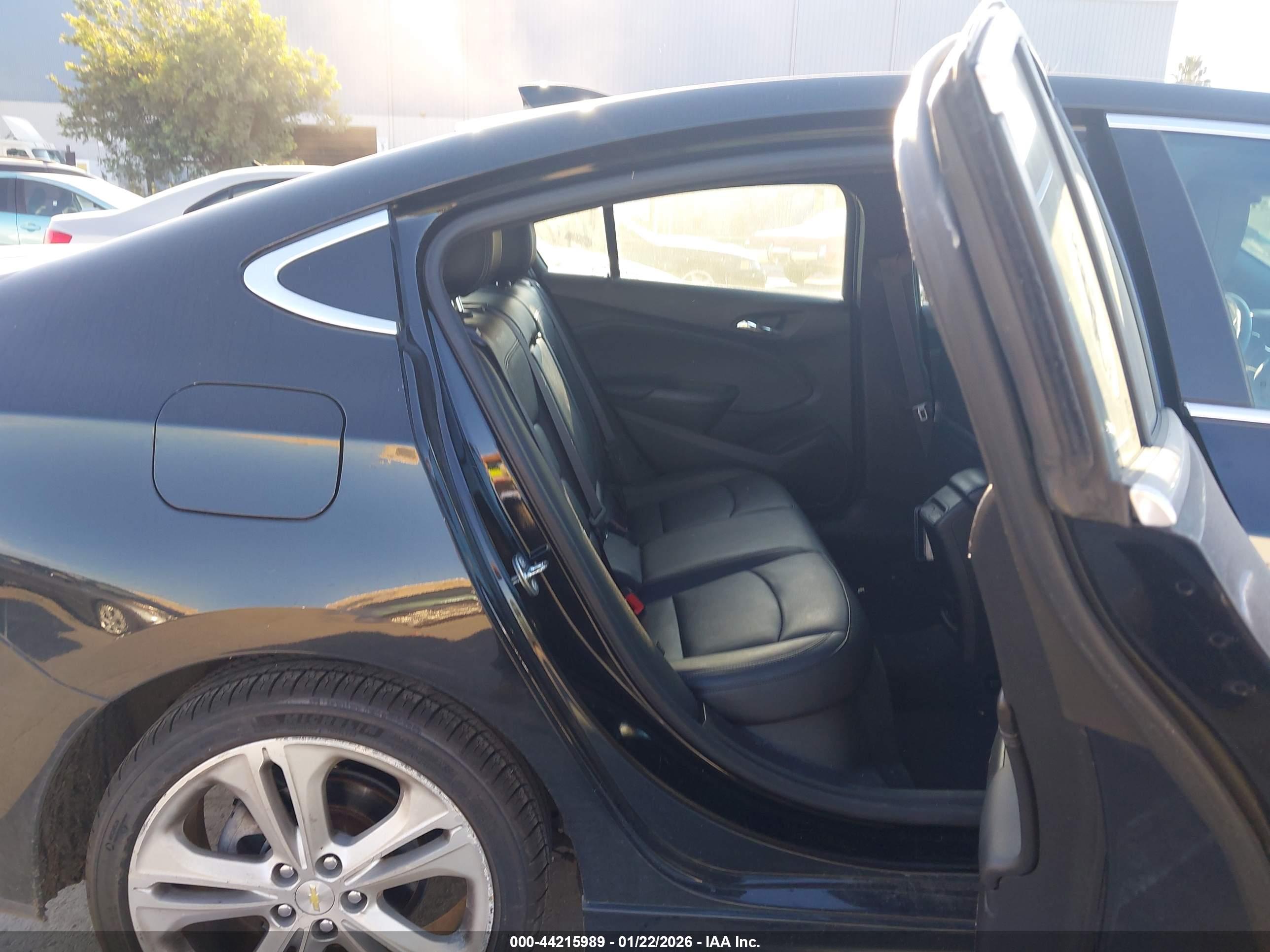 CHEVROLET CRUZE image 8