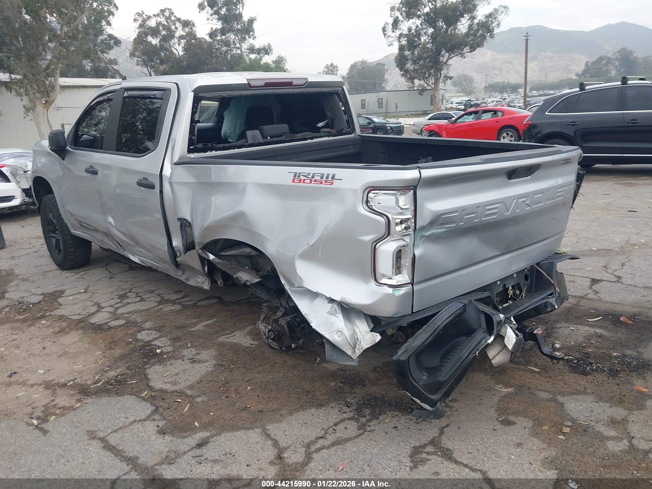 CHEVROLET SILVERADO image 3