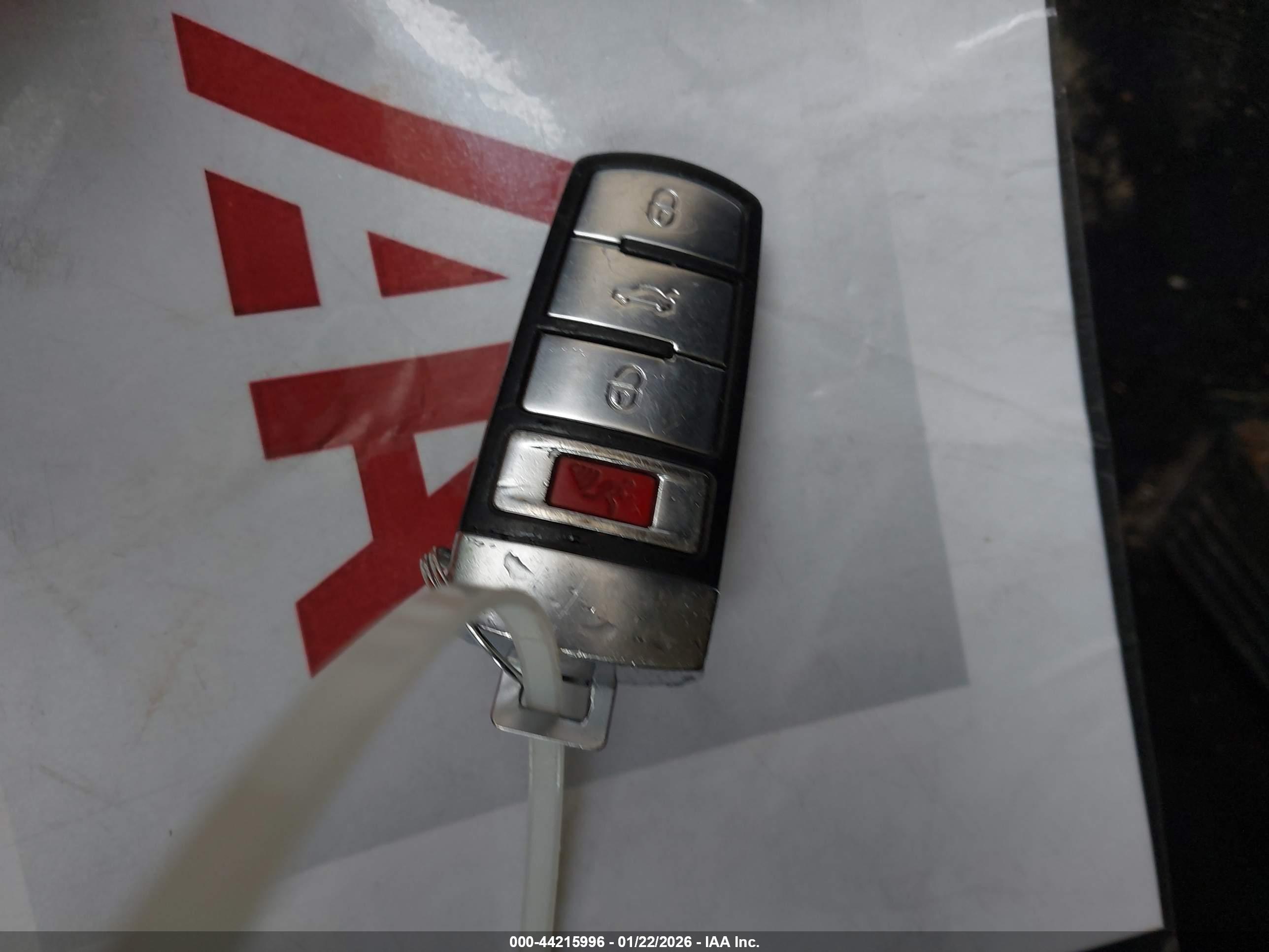 VOLKSWAGEN CC image 11