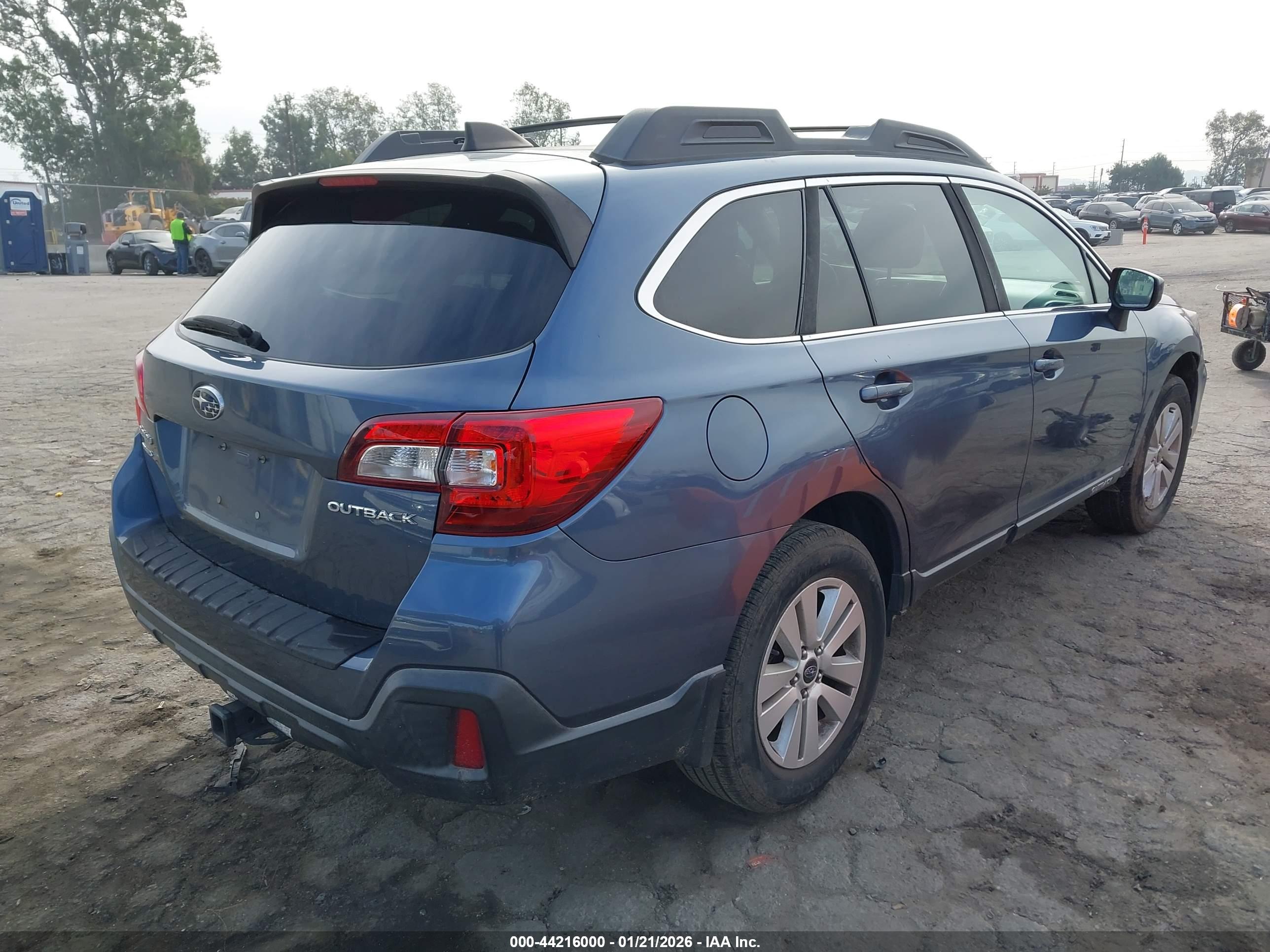 SUBARU OUTBACK image 4