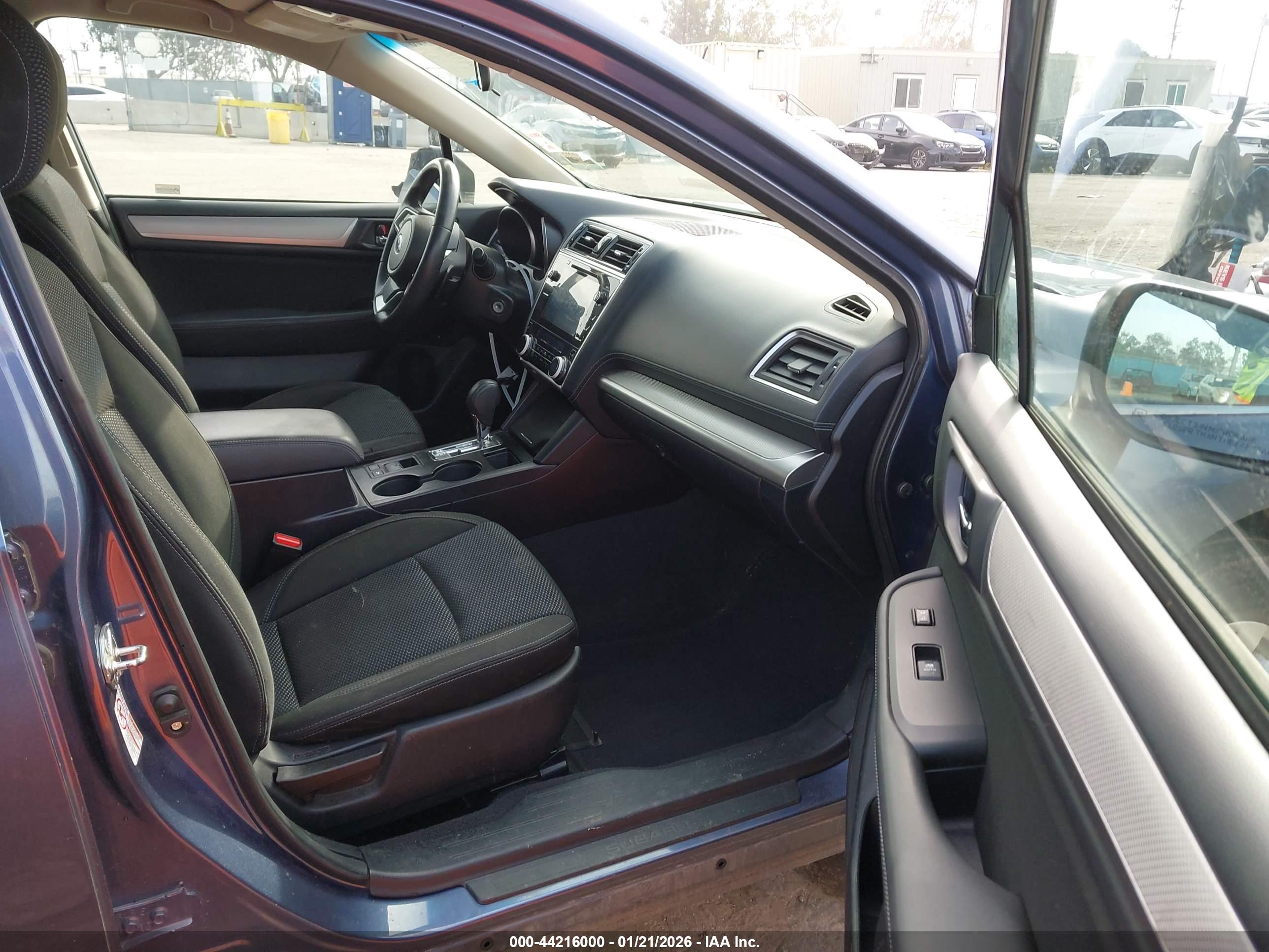 SUBARU OUTBACK image 5