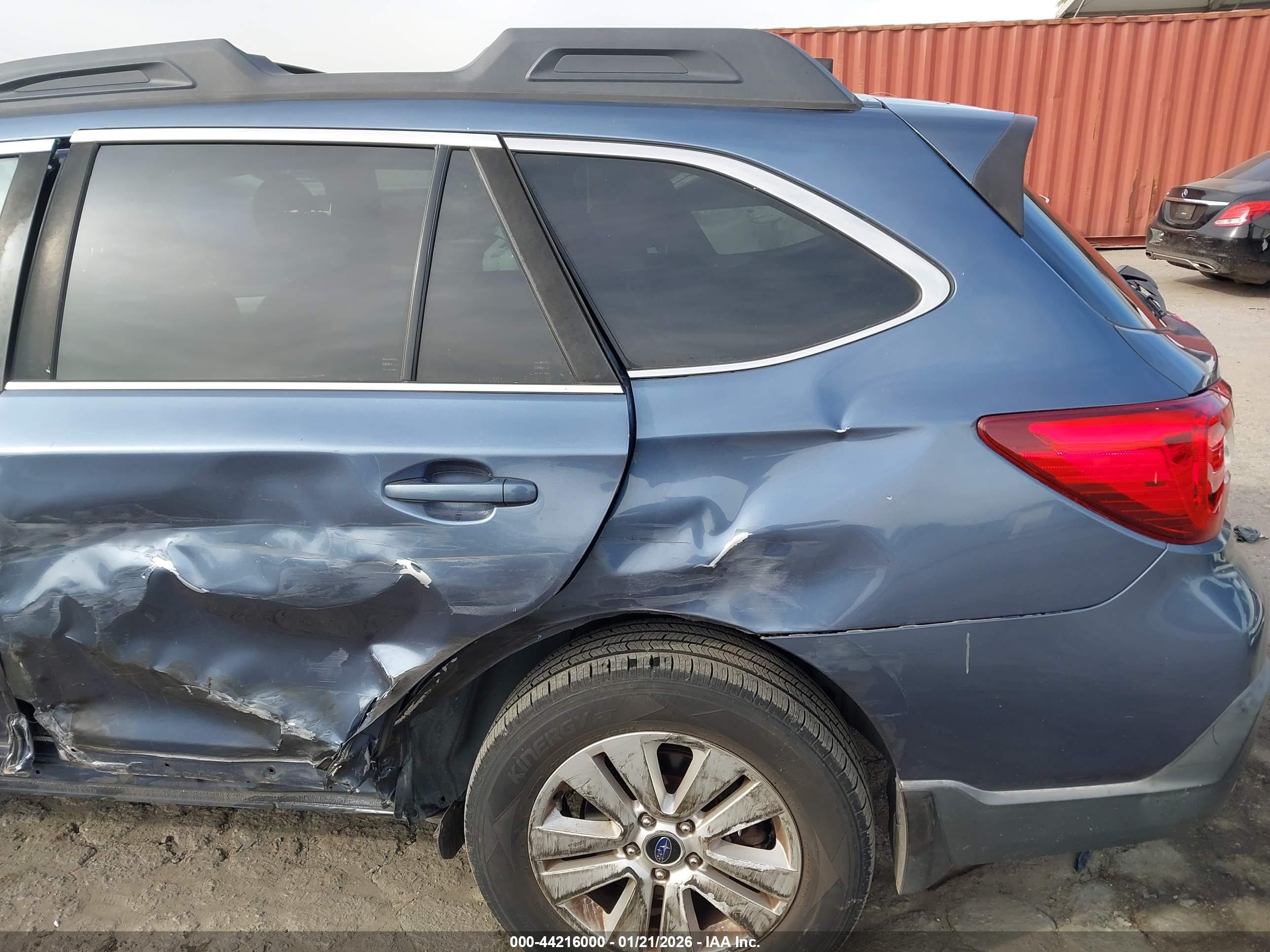 SUBARU OUTBACK image 6
