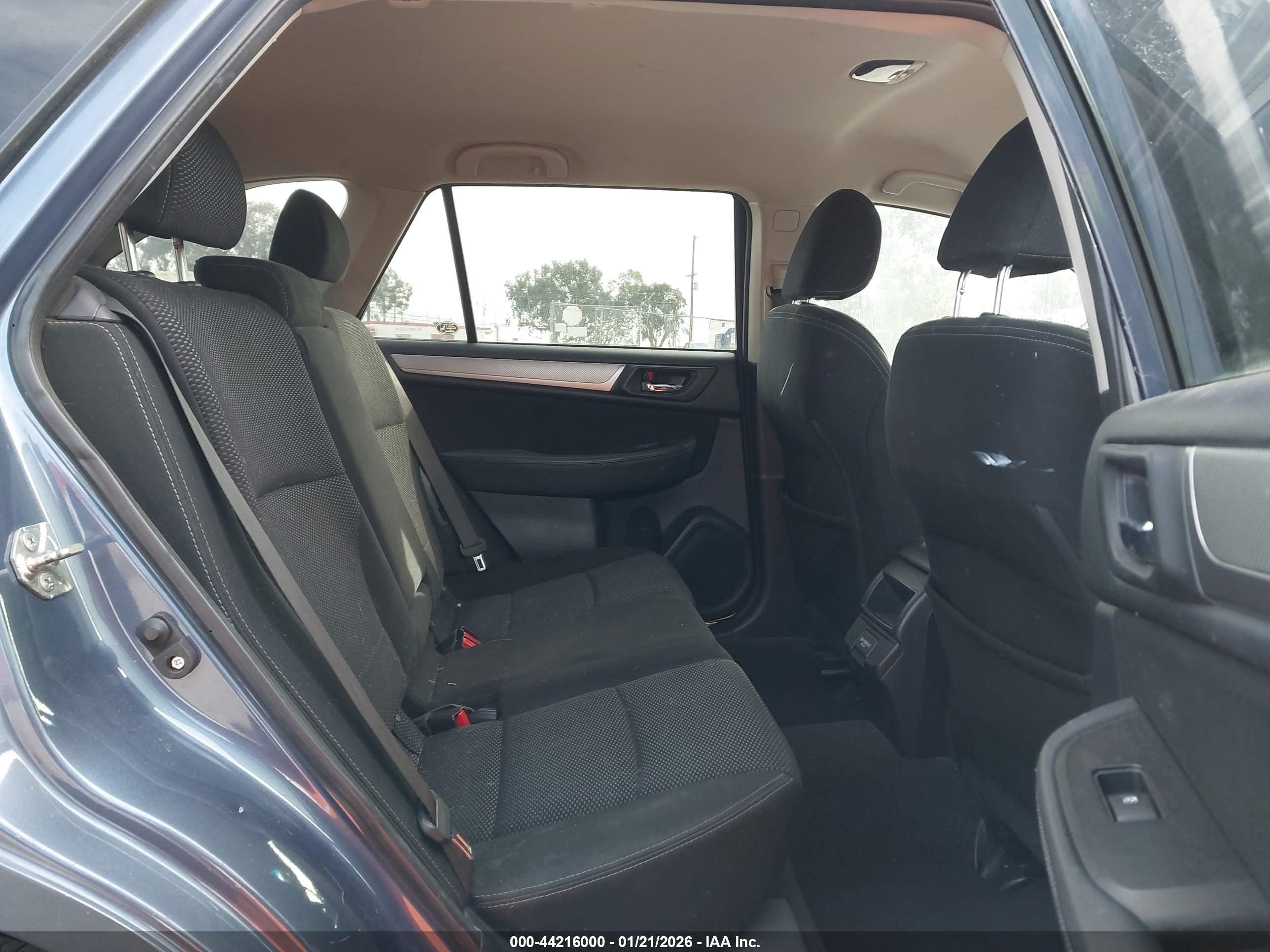 SUBARU OUTBACK image 8