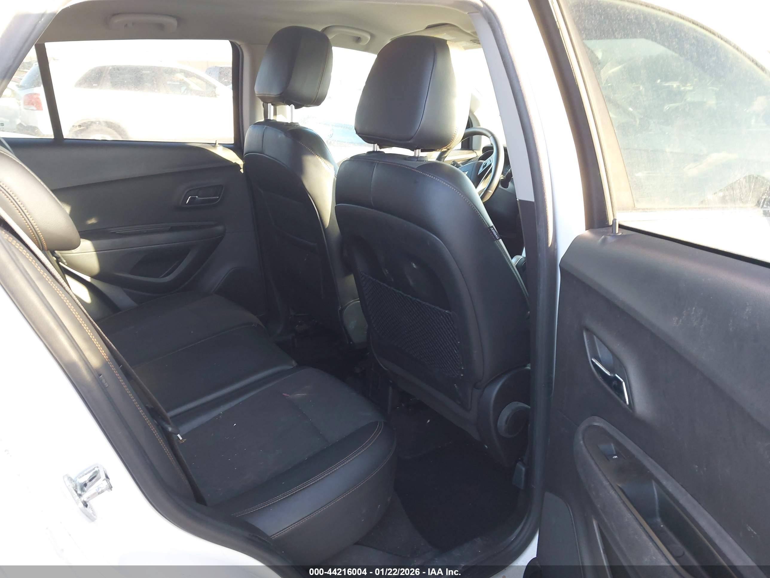 CHEVROLET TRAX image 8