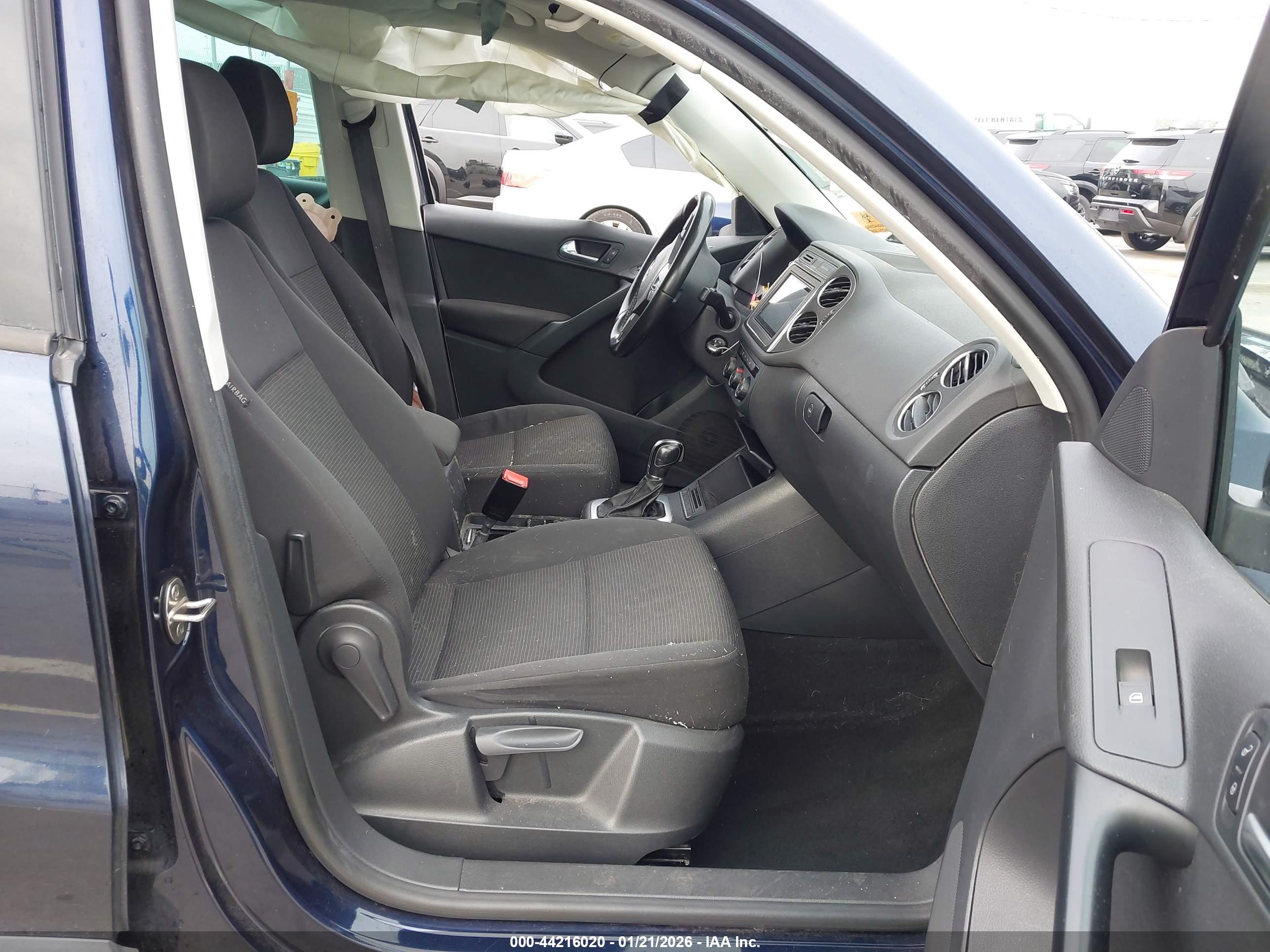 VOLKSWAGEN TIGUAN image 5