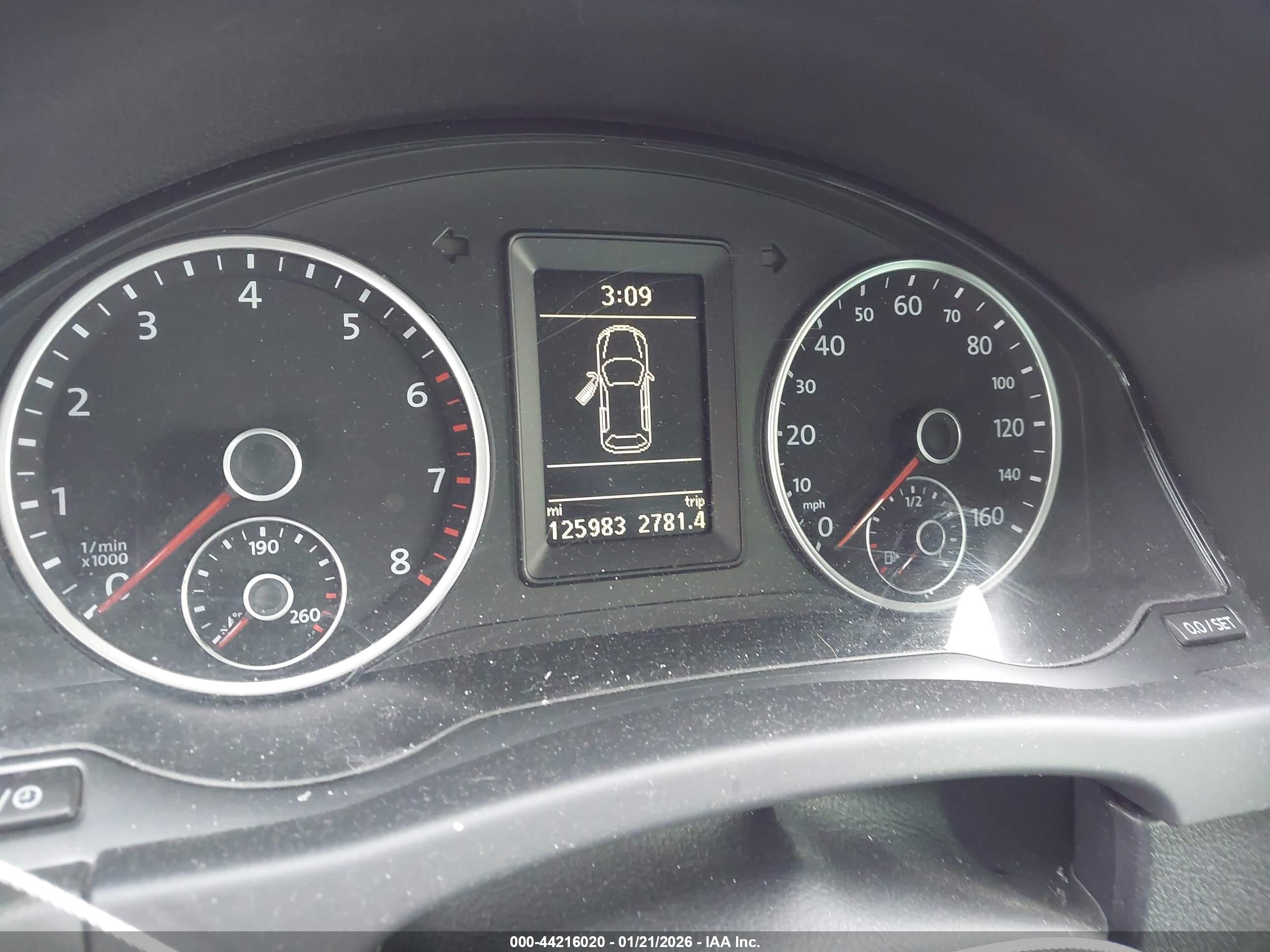 VOLKSWAGEN TIGUAN image 7