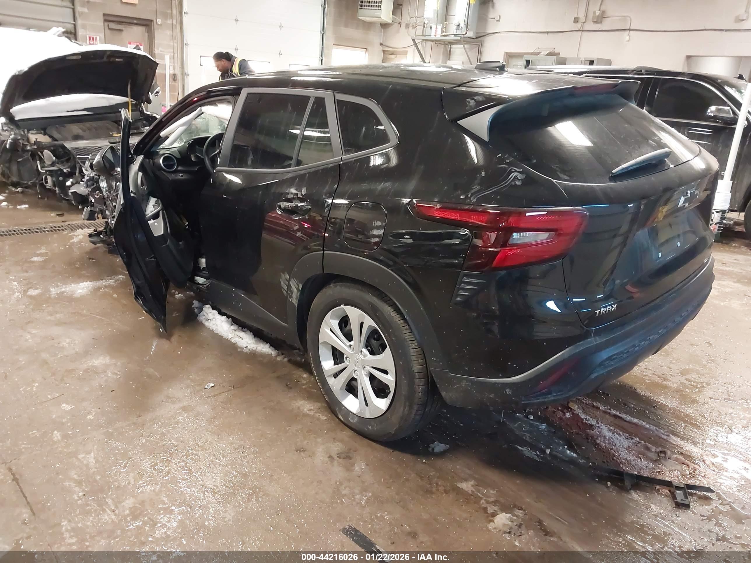 CHEVROLET TRAX image 3