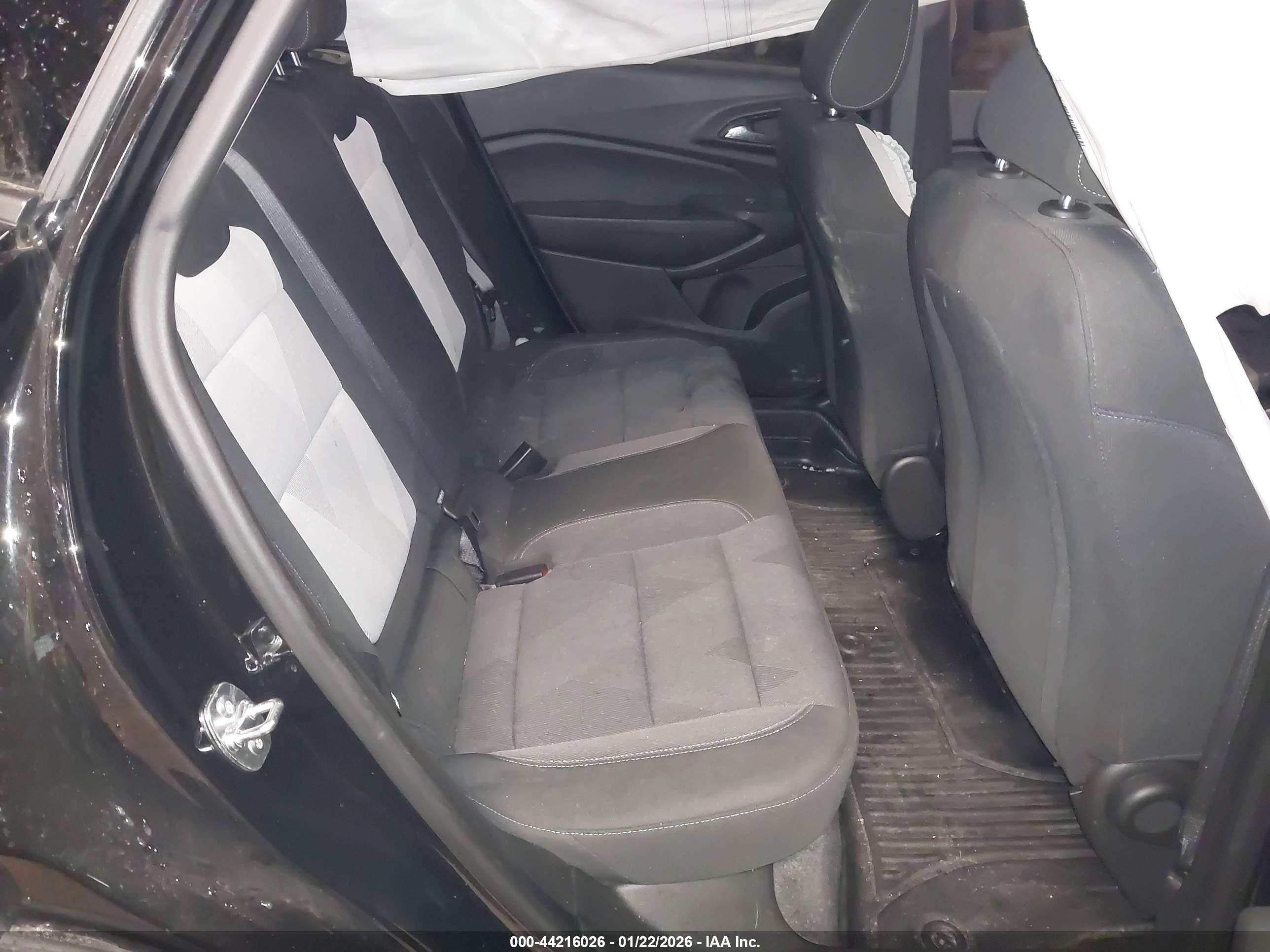 CHEVROLET TRAX image 8