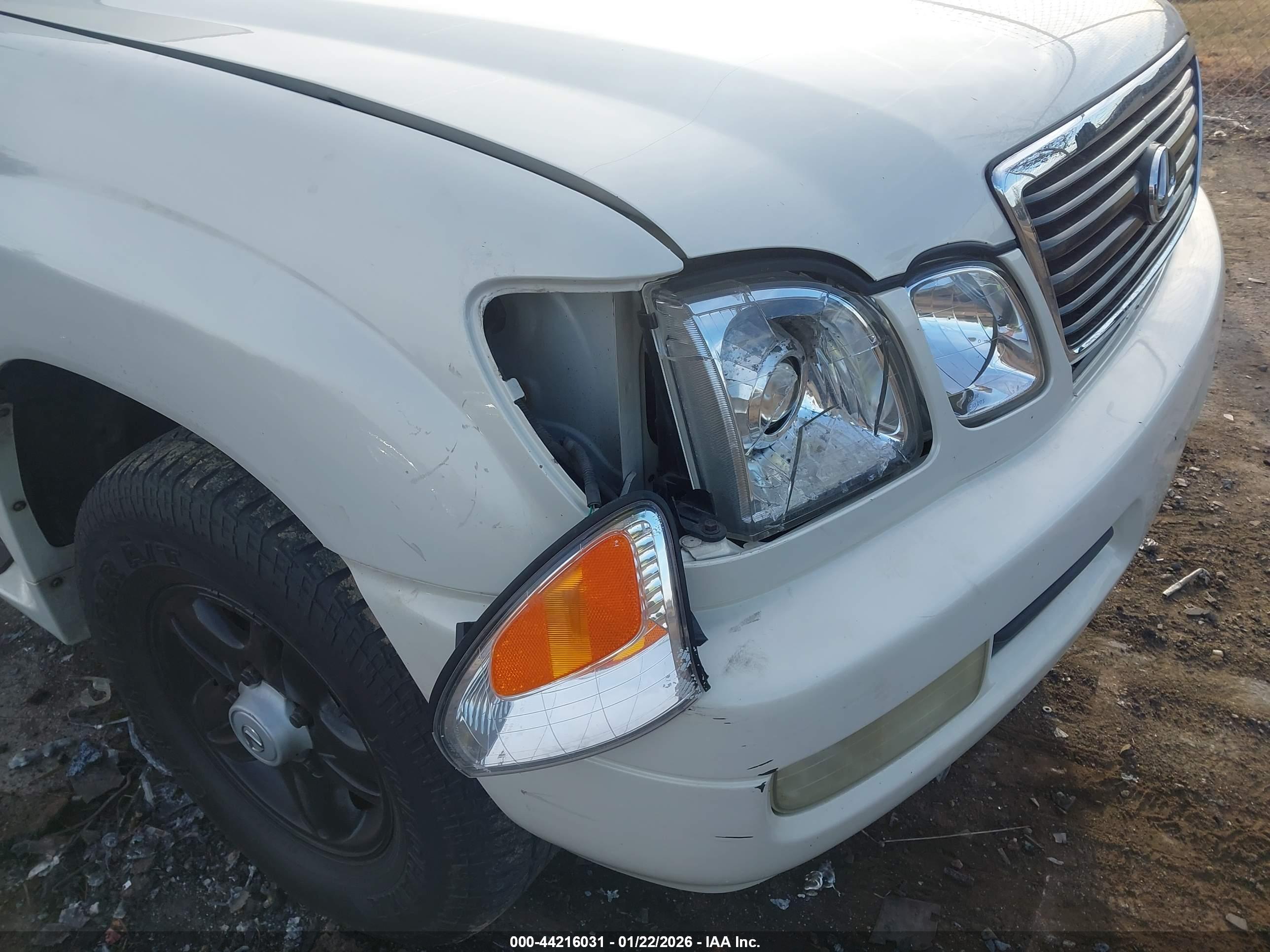 LEXUS LX image 6