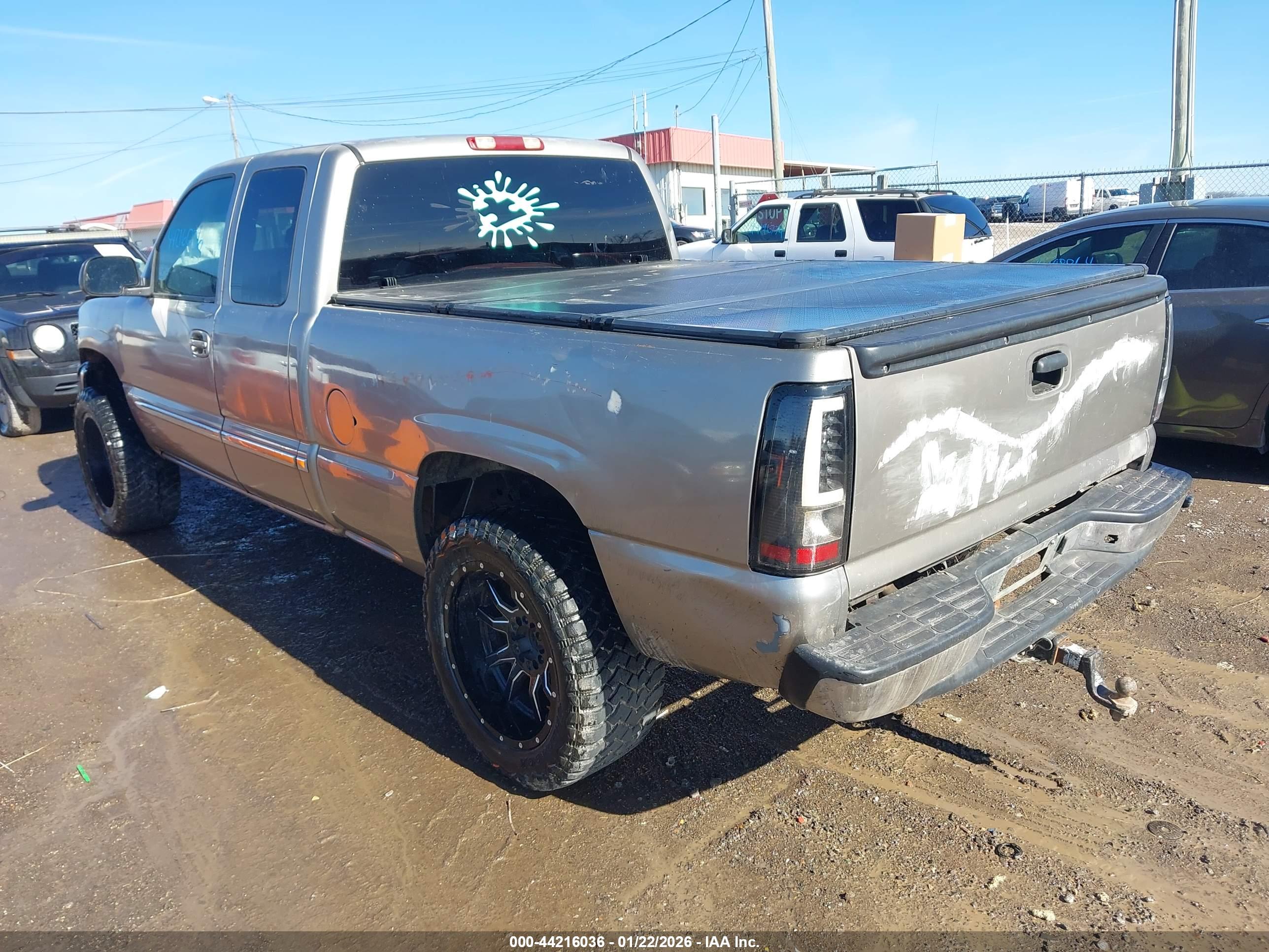 GMC SIERRA image 3