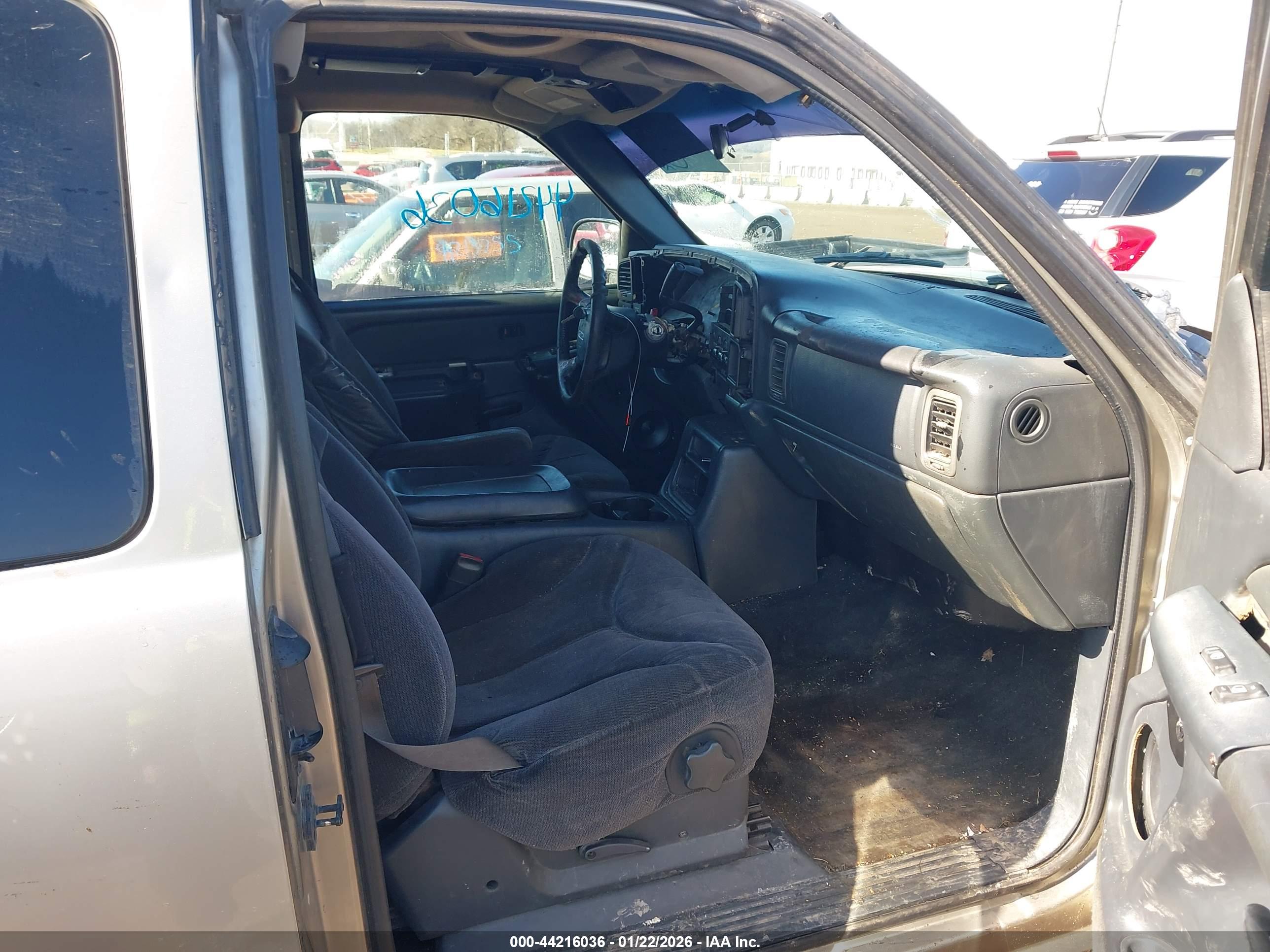 GMC SIERRA image 5