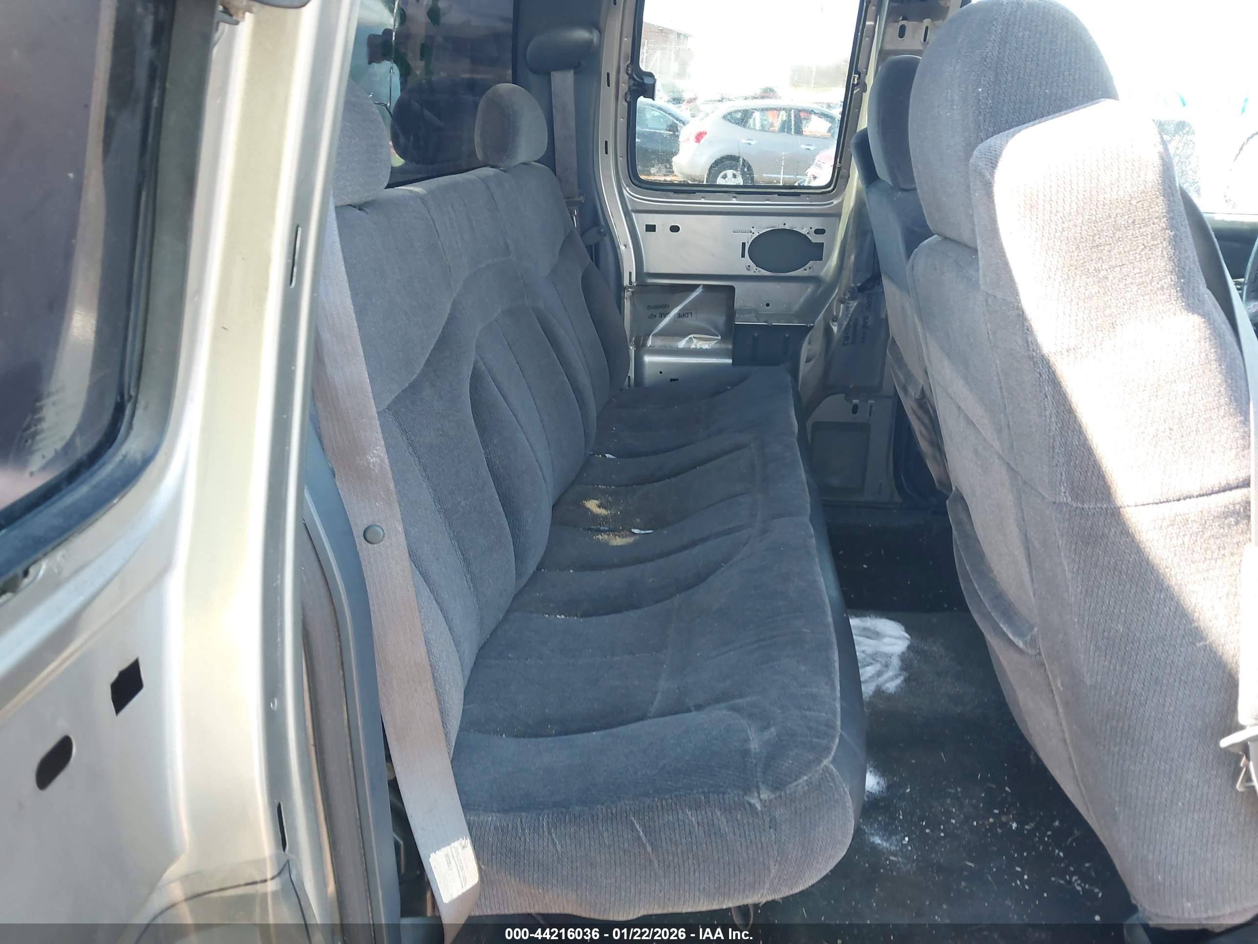 GMC SIERRA image 8
