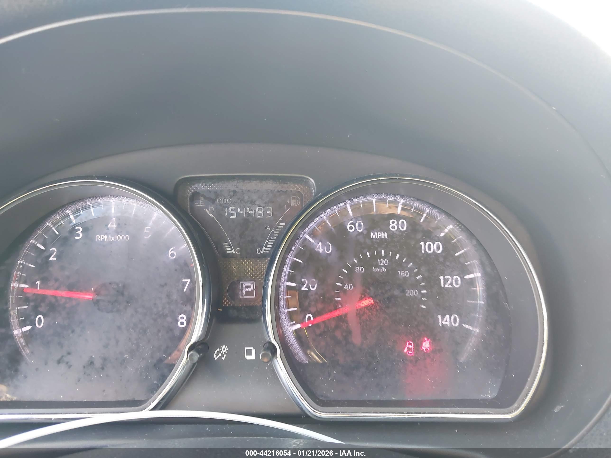 NISSAN VERSA image 7