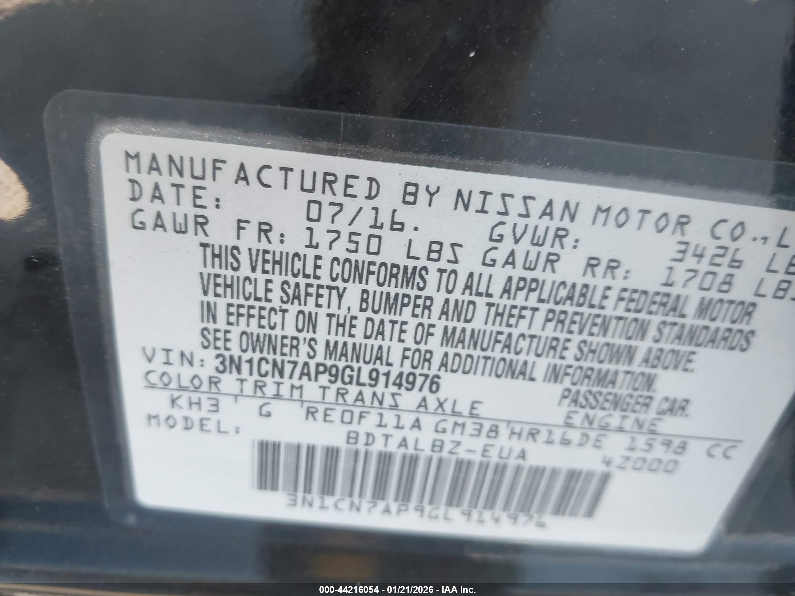NISSAN VERSA image 9