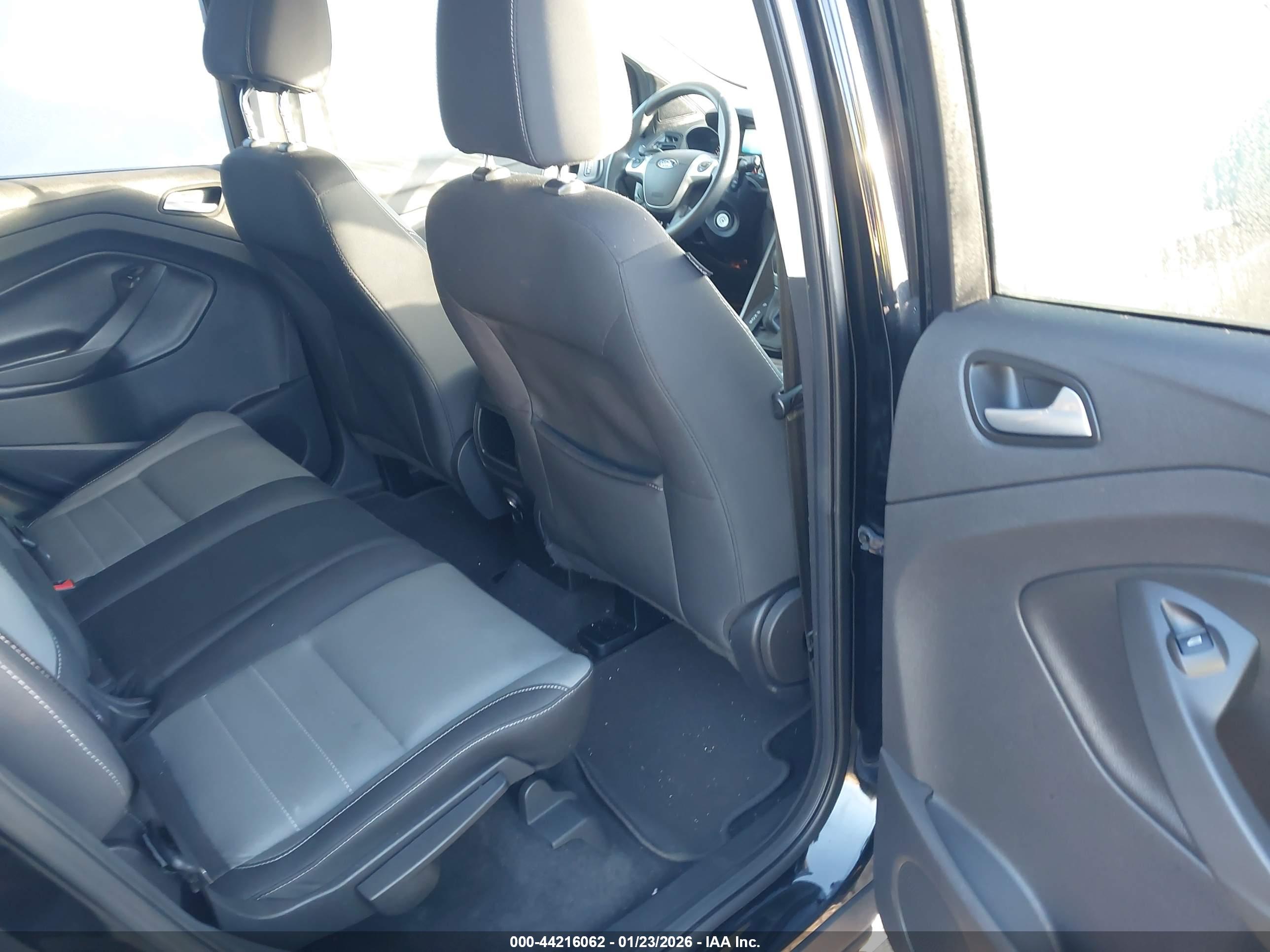 FORD ESCAPE image 8