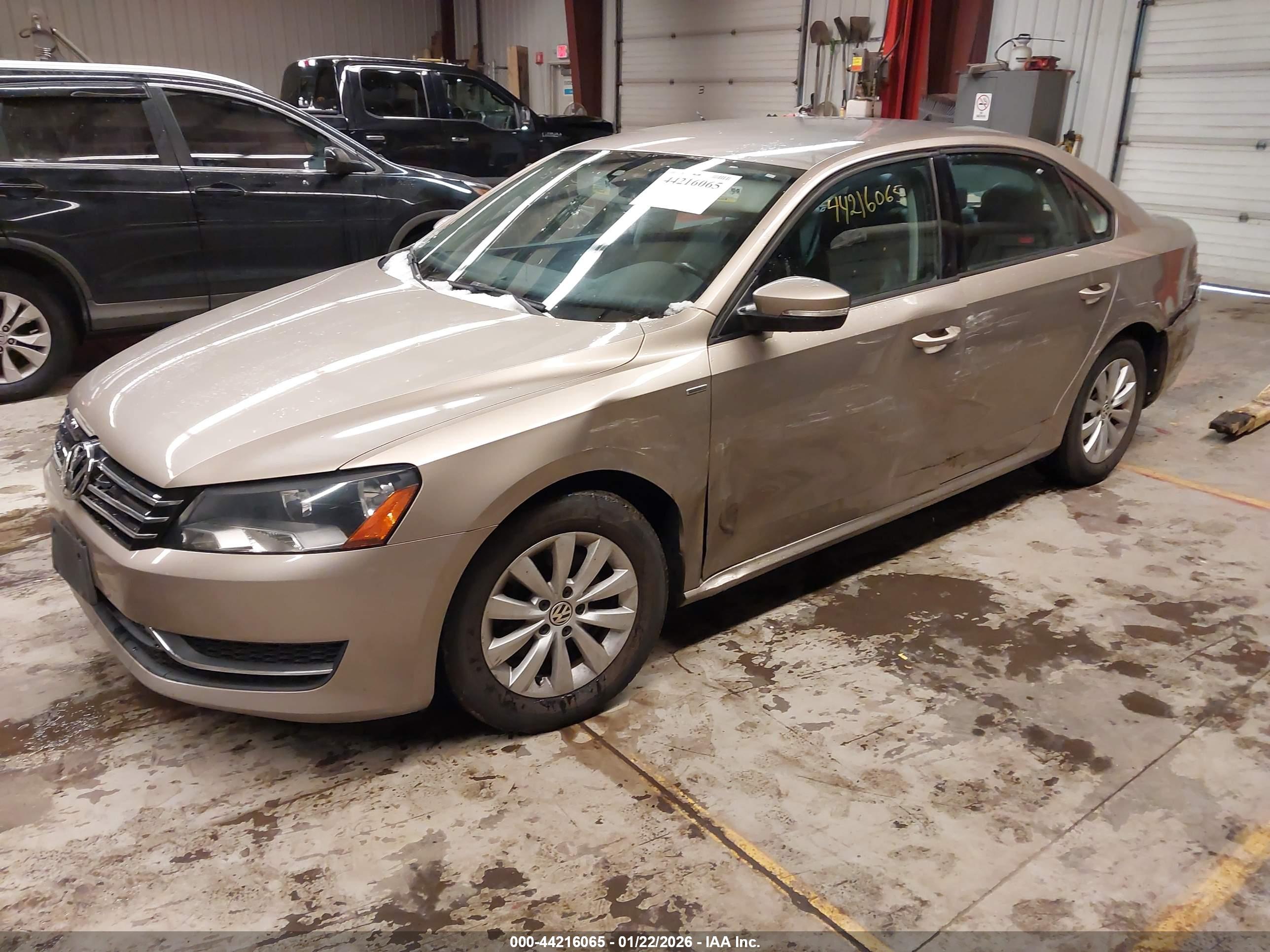 VOLKSWAGEN PASSAT image 2
