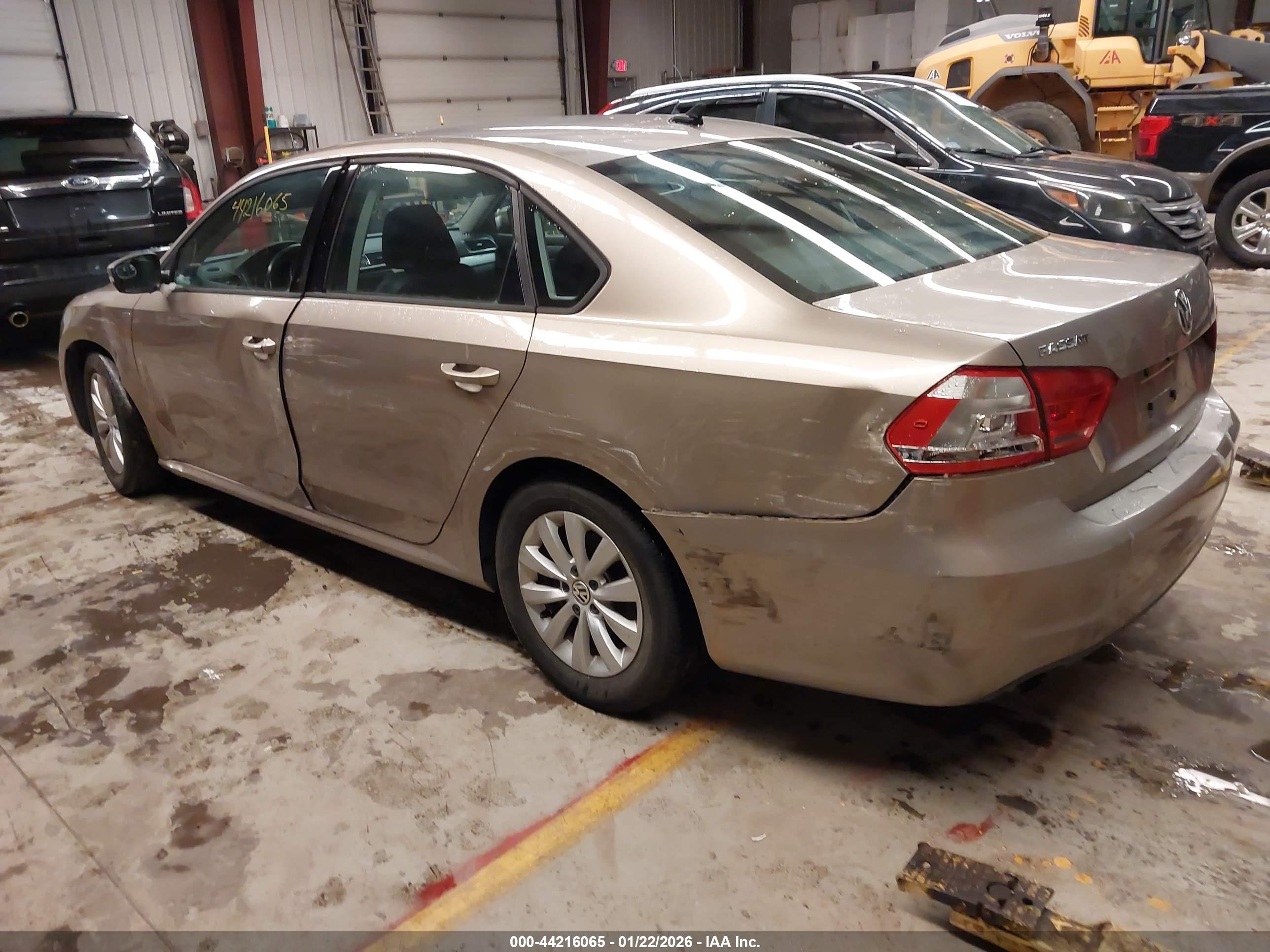 VOLKSWAGEN PASSAT image 3
