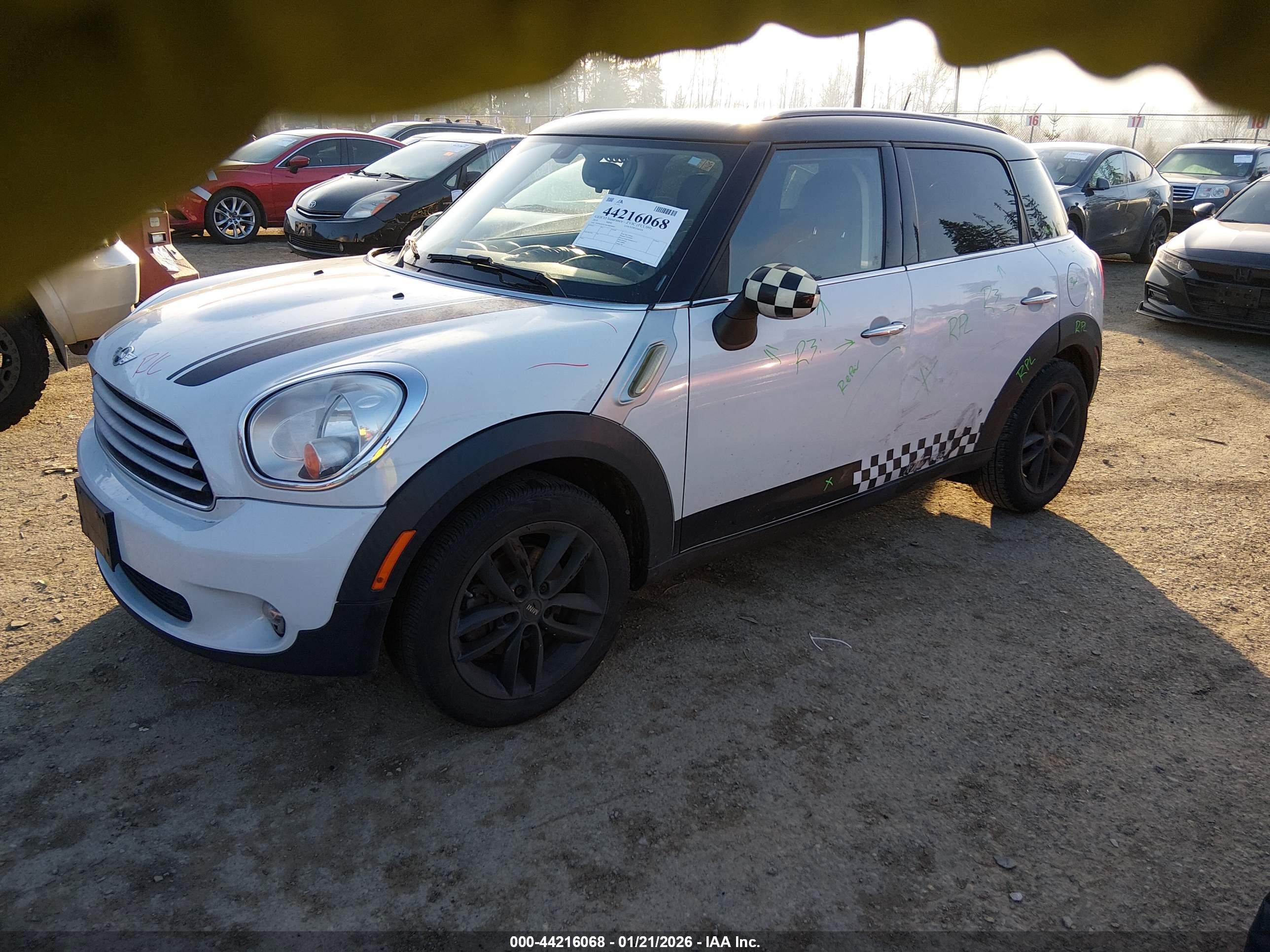 MINI COUNTRYMAN image 2