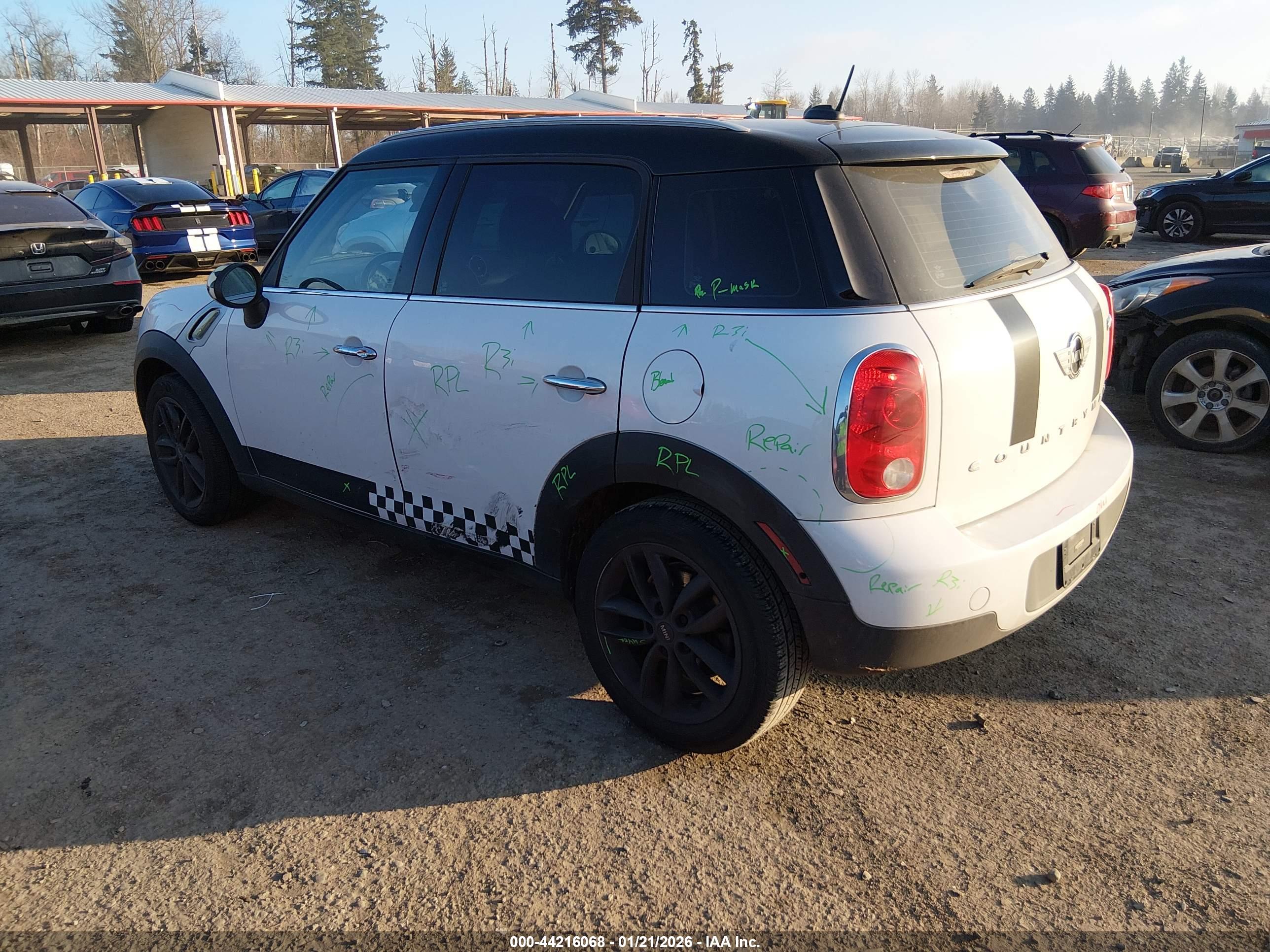 MINI COUNTRYMAN image 3