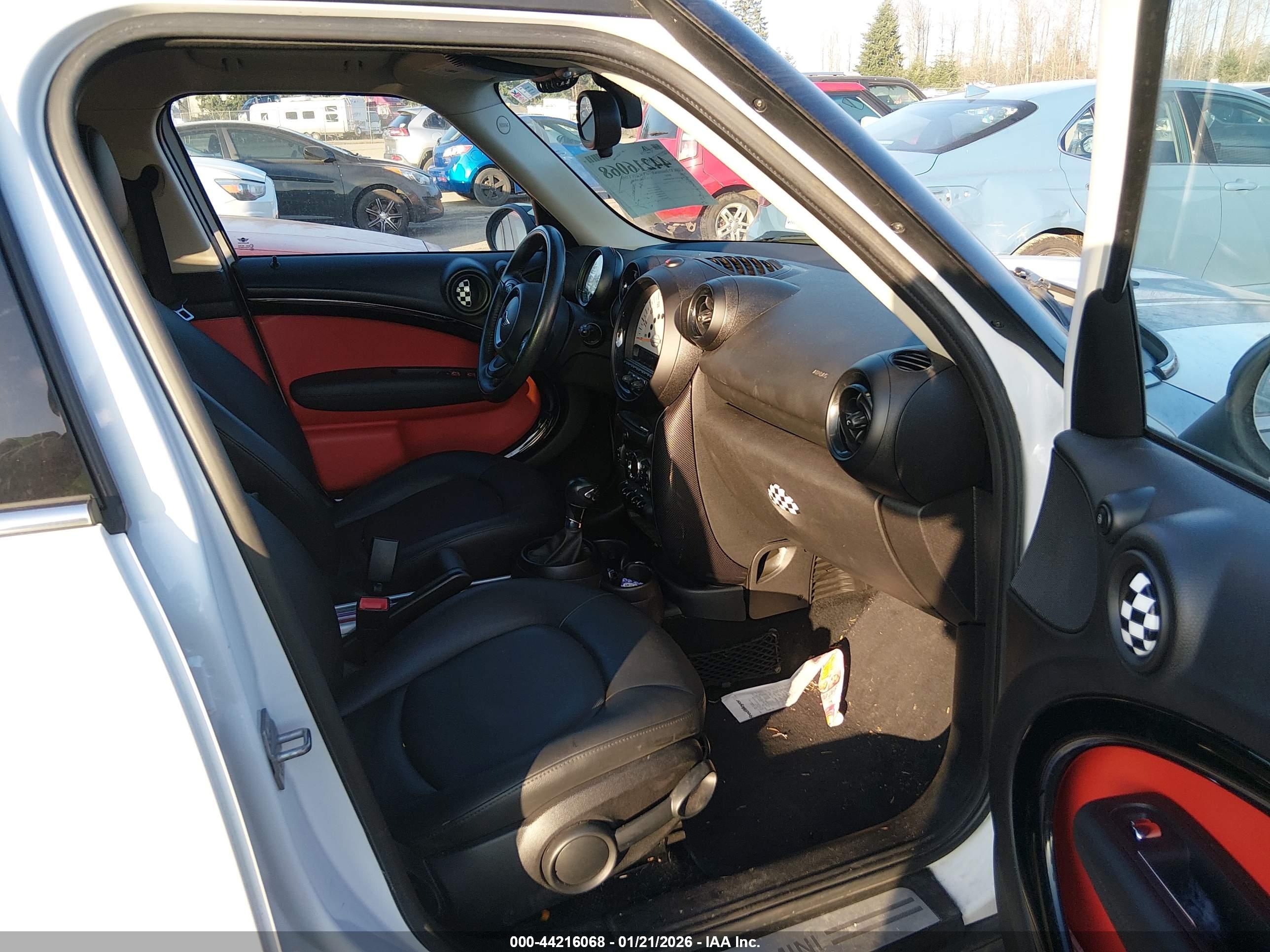 MINI COUNTRYMAN image 5