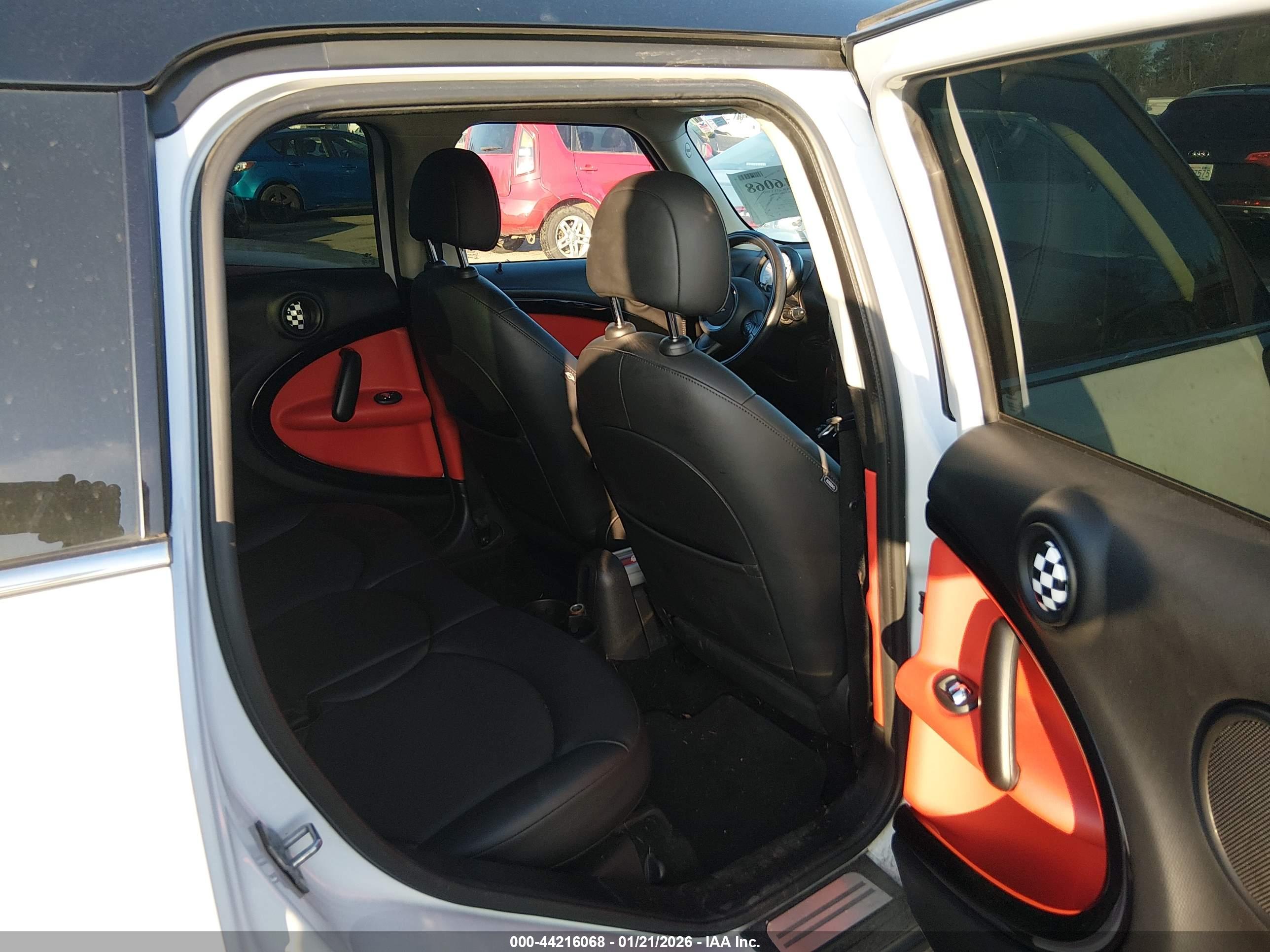 MINI COUNTRYMAN image 8