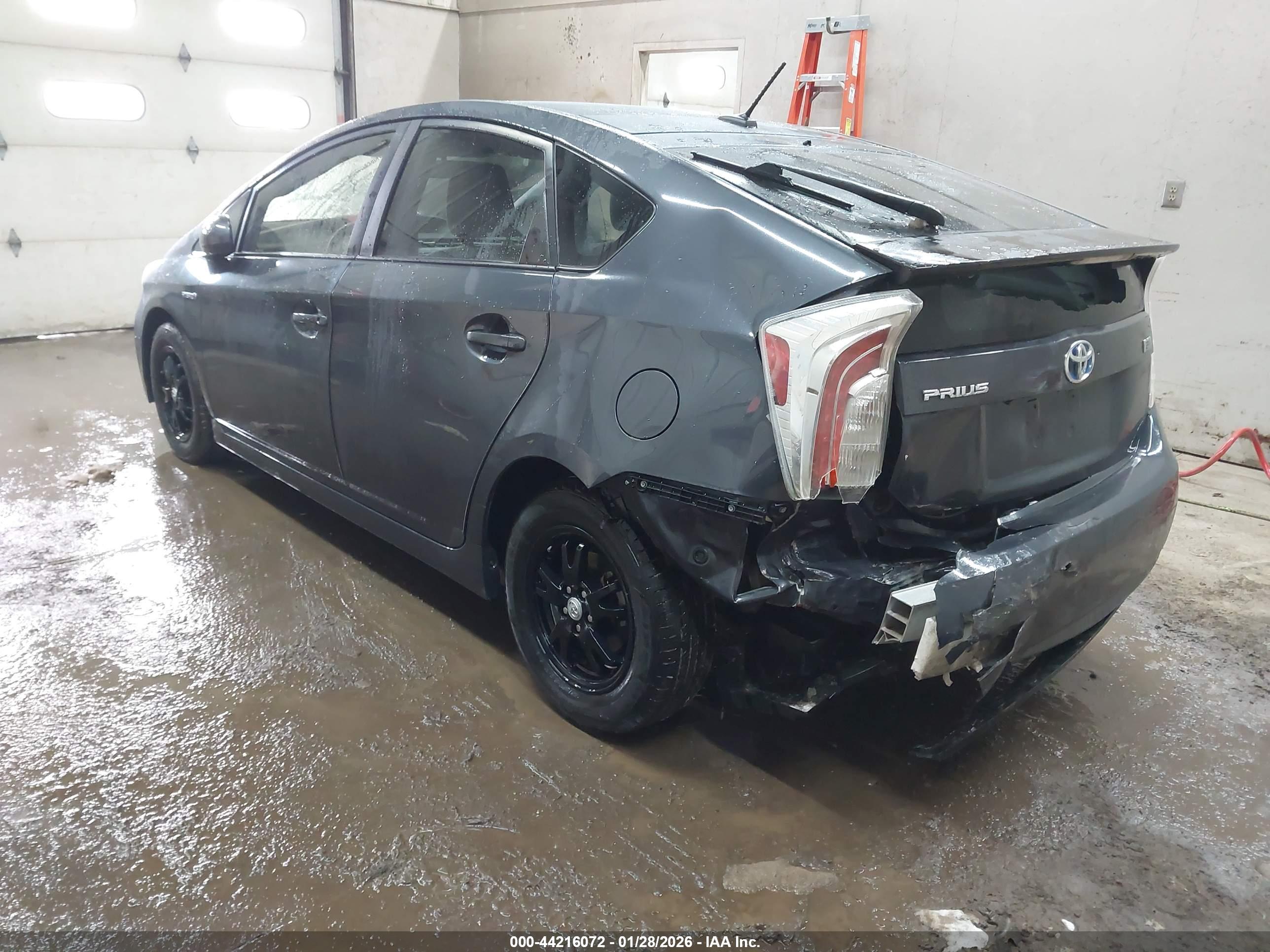 TOYOTA PRIUS image 3