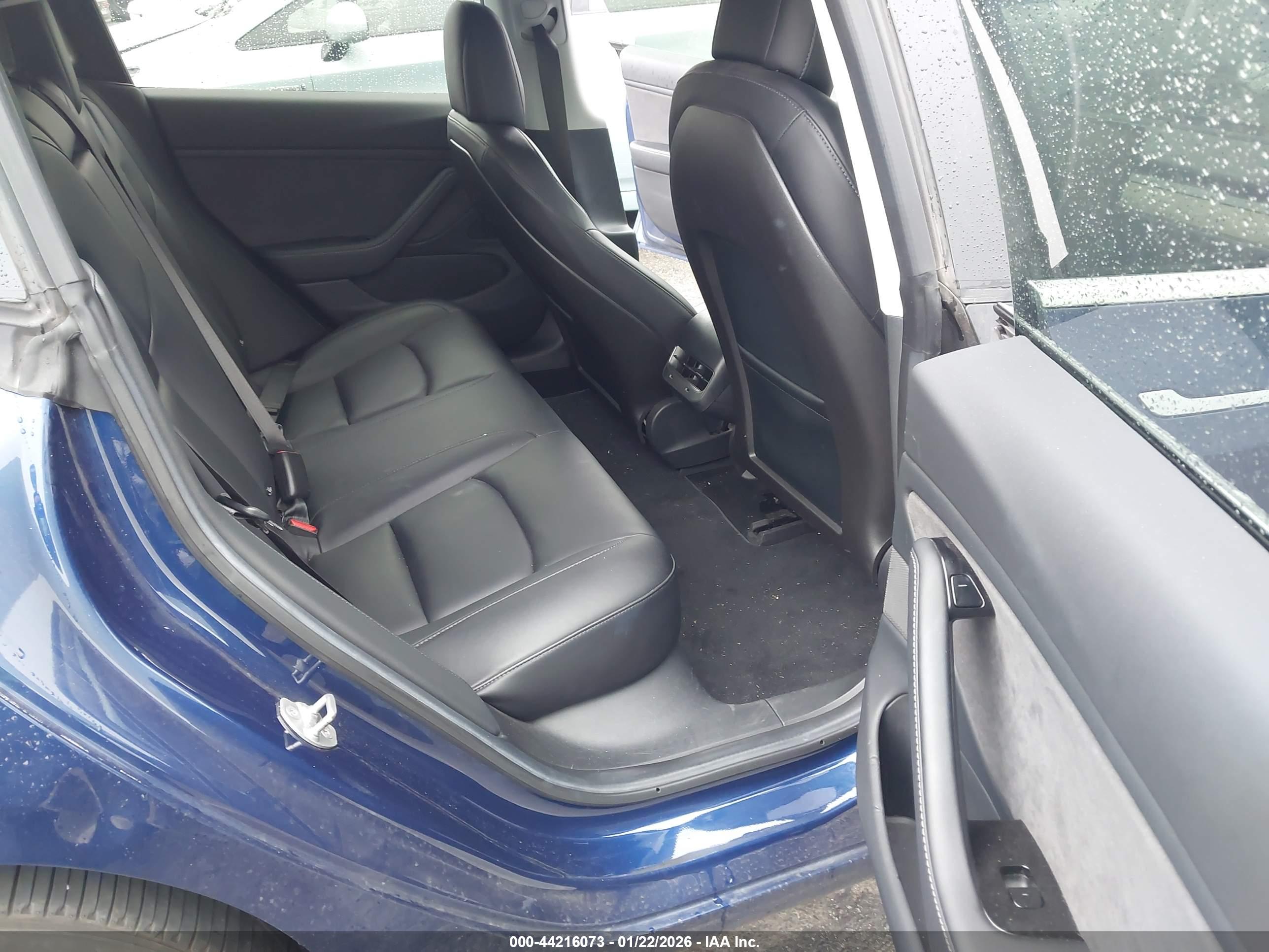 TESLA MODEL image 8