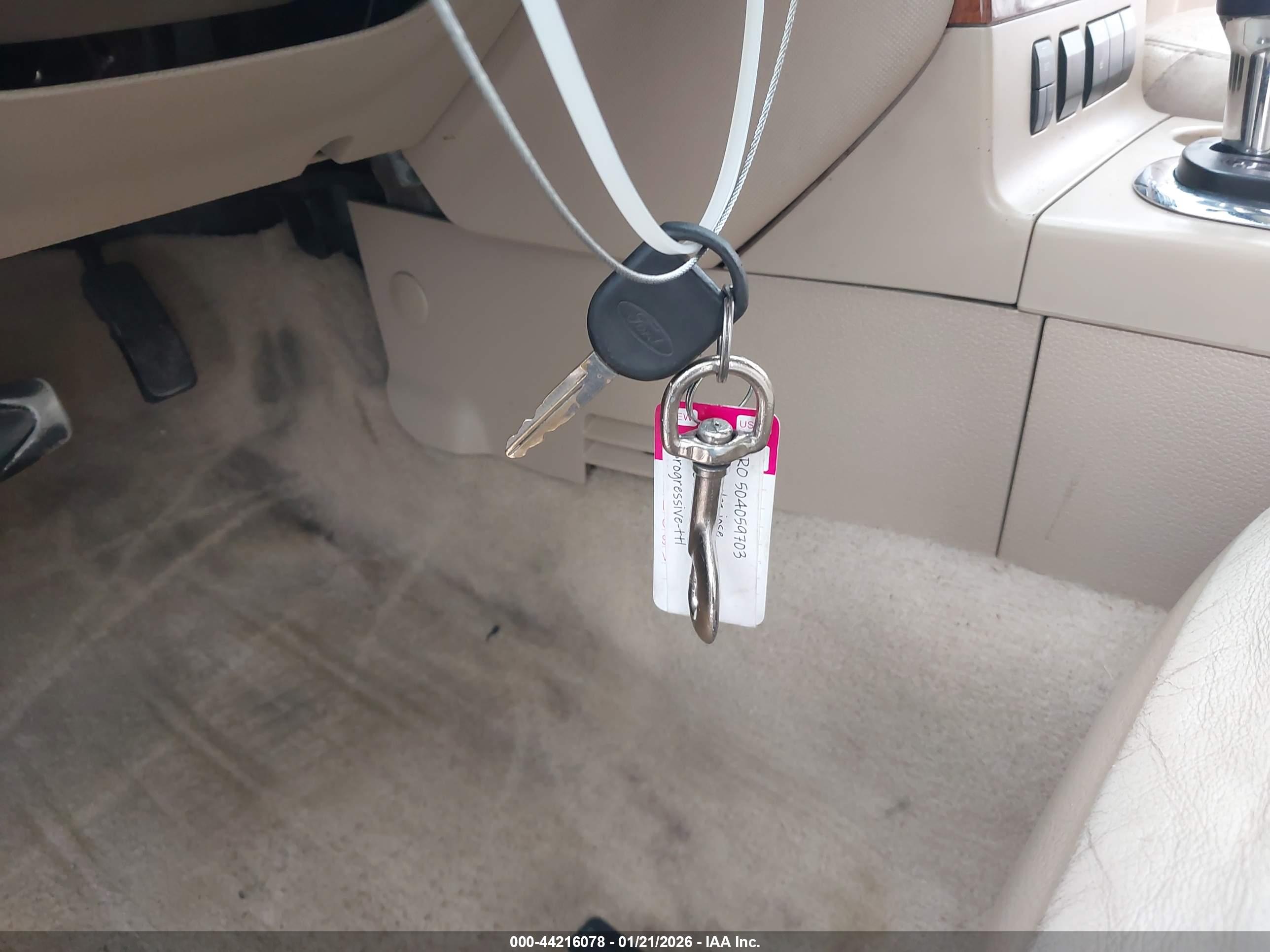 FORD EXPLORER image 11
