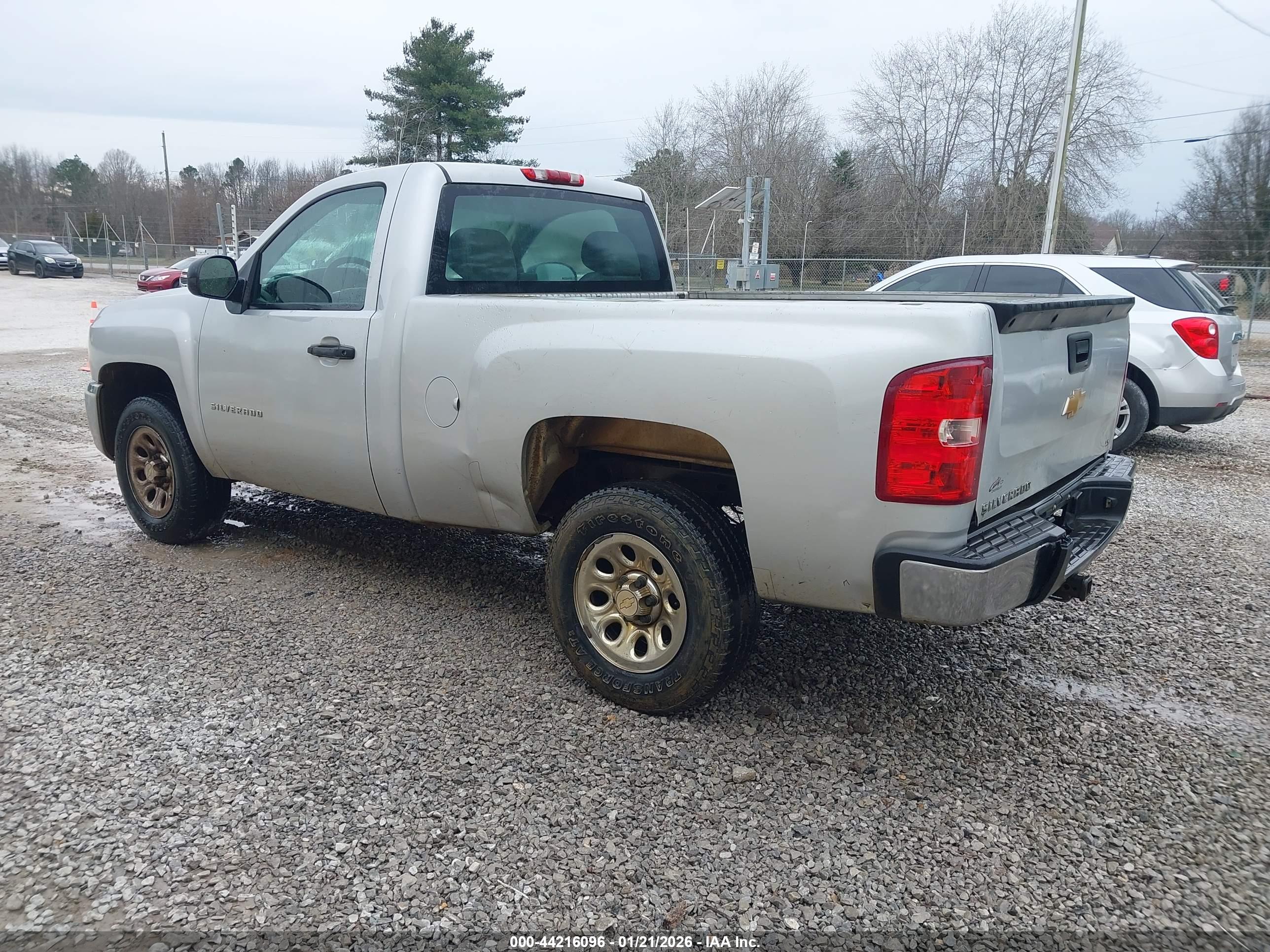 CHEVROLET SILVERADO image 6