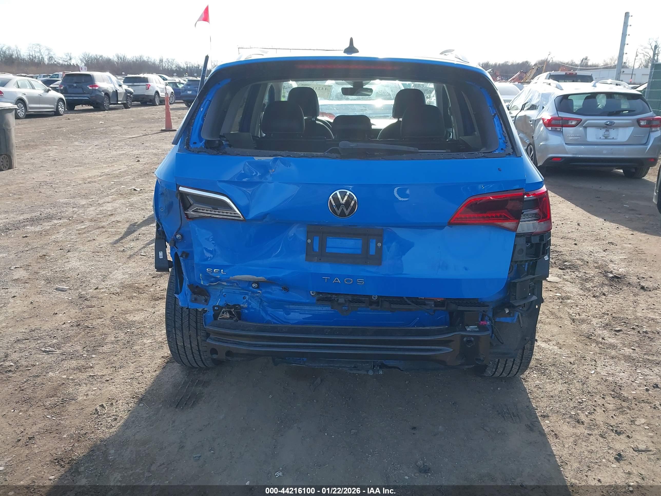 VOLKSWAGEN TAOS image 6