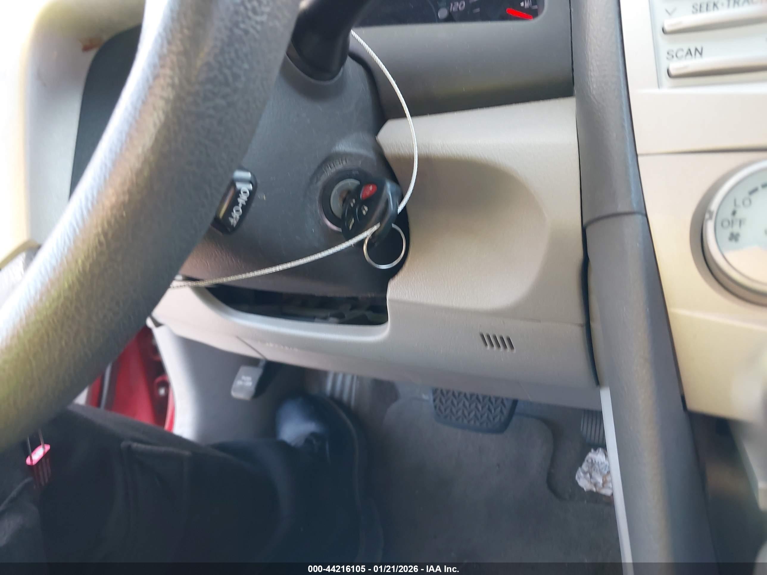 TOYOTA CAMRY image 11