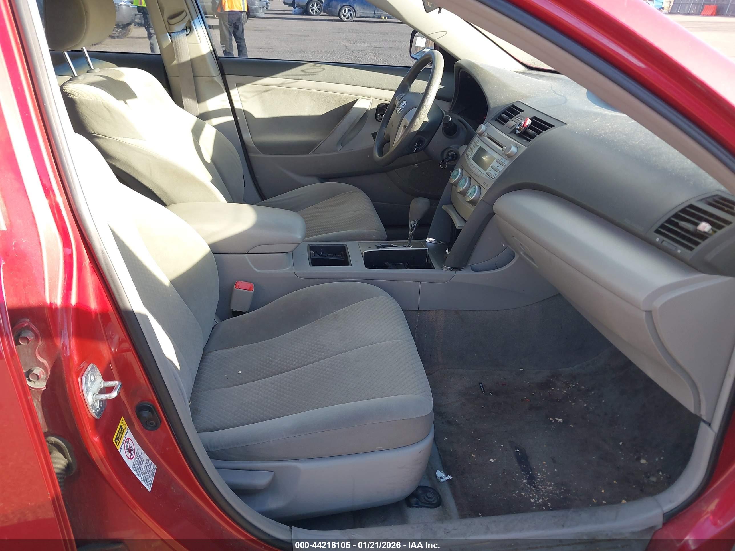 TOYOTA CAMRY image 5